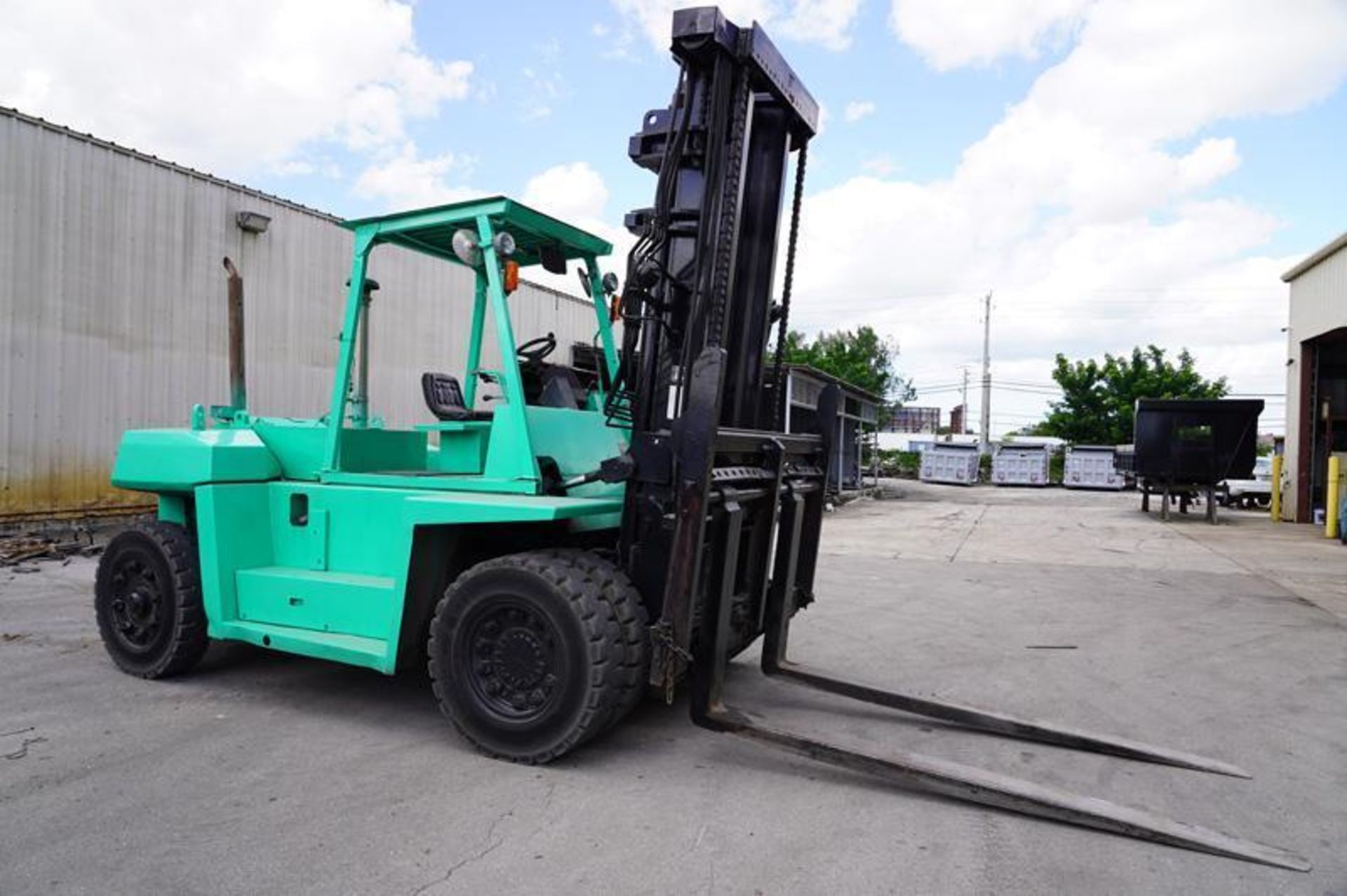 Mitsubishi Mdl: FD 115 25,000 Lbs. Diesel Forklift, 25.000 Lbs Capacity, Maximum Mast / Lift Height - Image 4 of 13