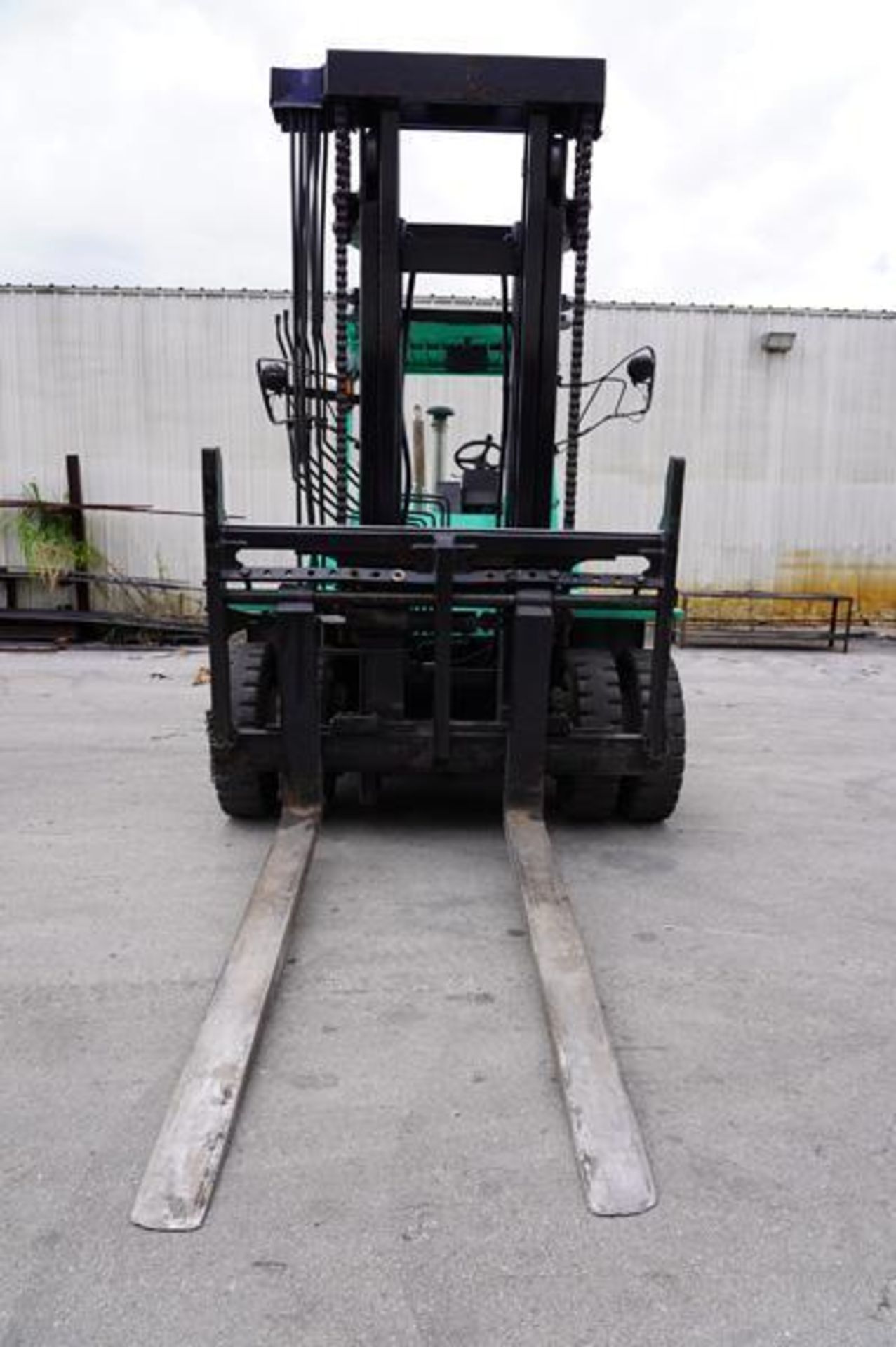 Mitsubishi Mdl: FD 115 25,000 Lbs. Diesel Forklift, 25.000 Lbs Capacity, Maximum Mast / Lift Height - Image 11 of 13