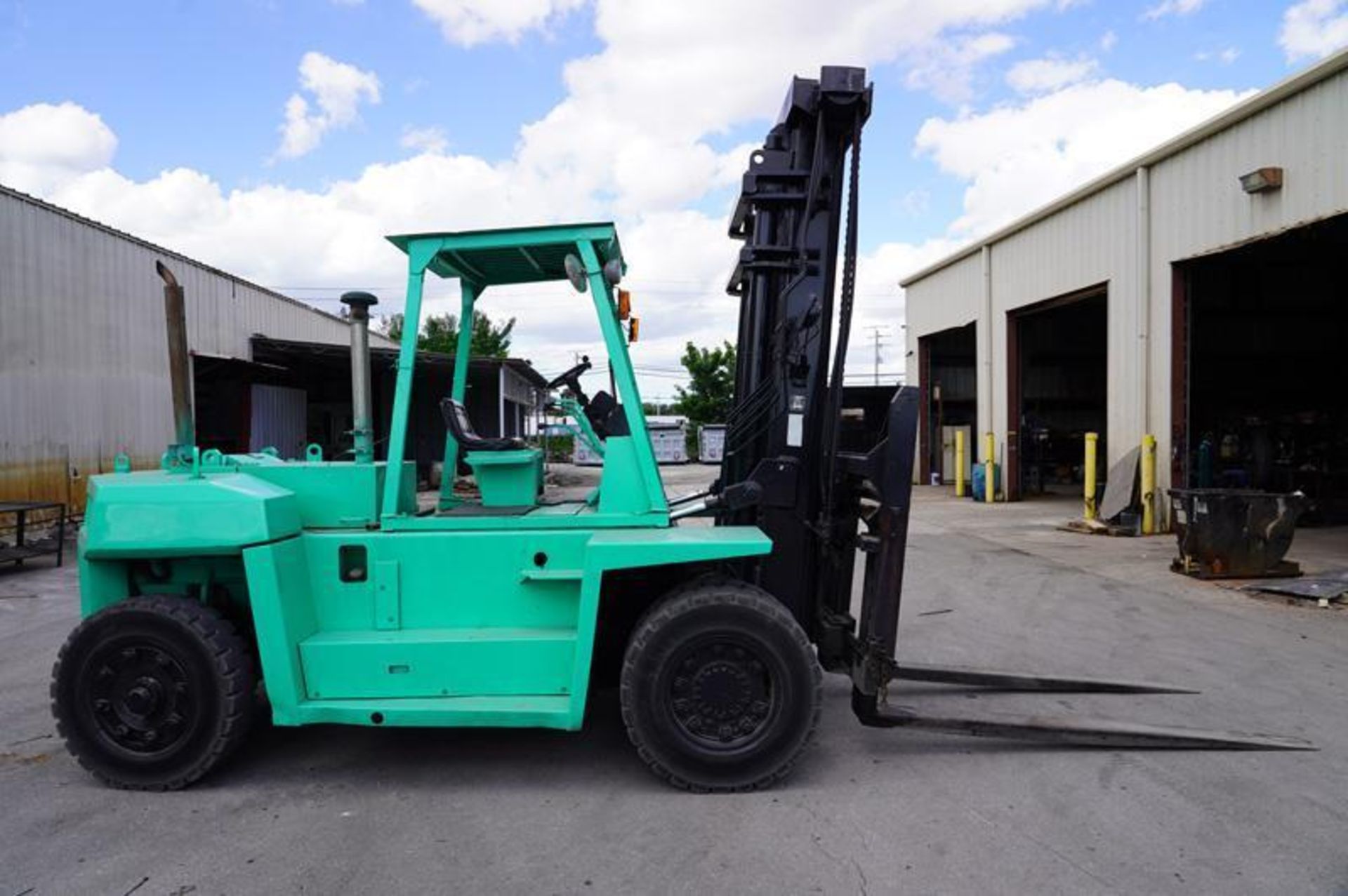 Mitsubishi Mdl: FD 115 25,000 Lbs. Diesel Forklift, 25.000 Lbs Capacity, Maximum Mast / Lift Height - Image 5 of 13