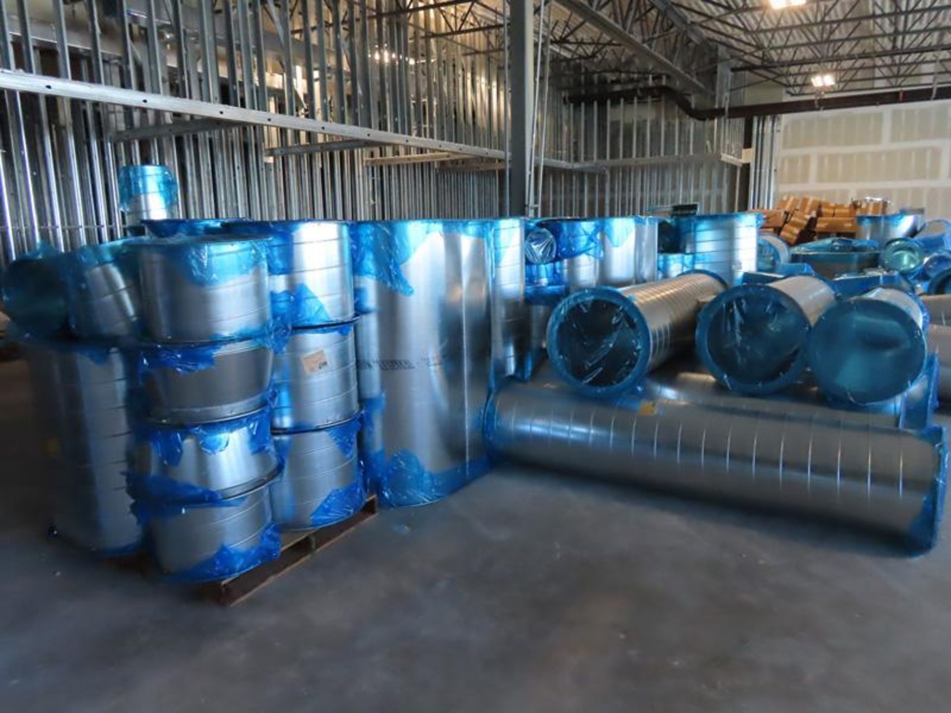 LARGE SELECTION OF HVAC DUCTING MATERIALS - Image 2 of 6