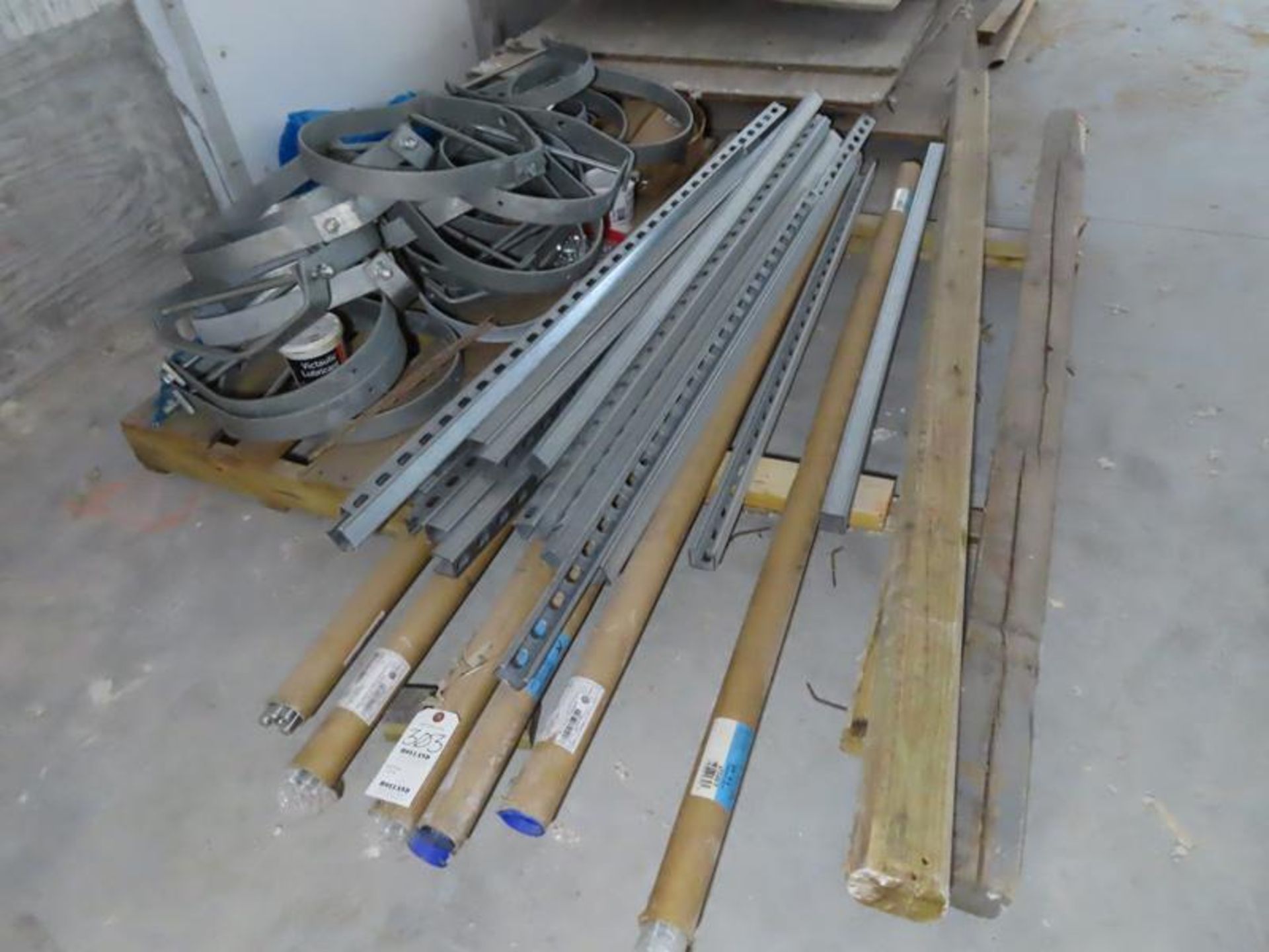 PALLET OF VARIOUS SIZES & BRANDS, INCLUDING BRIGHTON & HILLMAN STEELWORKS THREADED ROD & CLAMPS