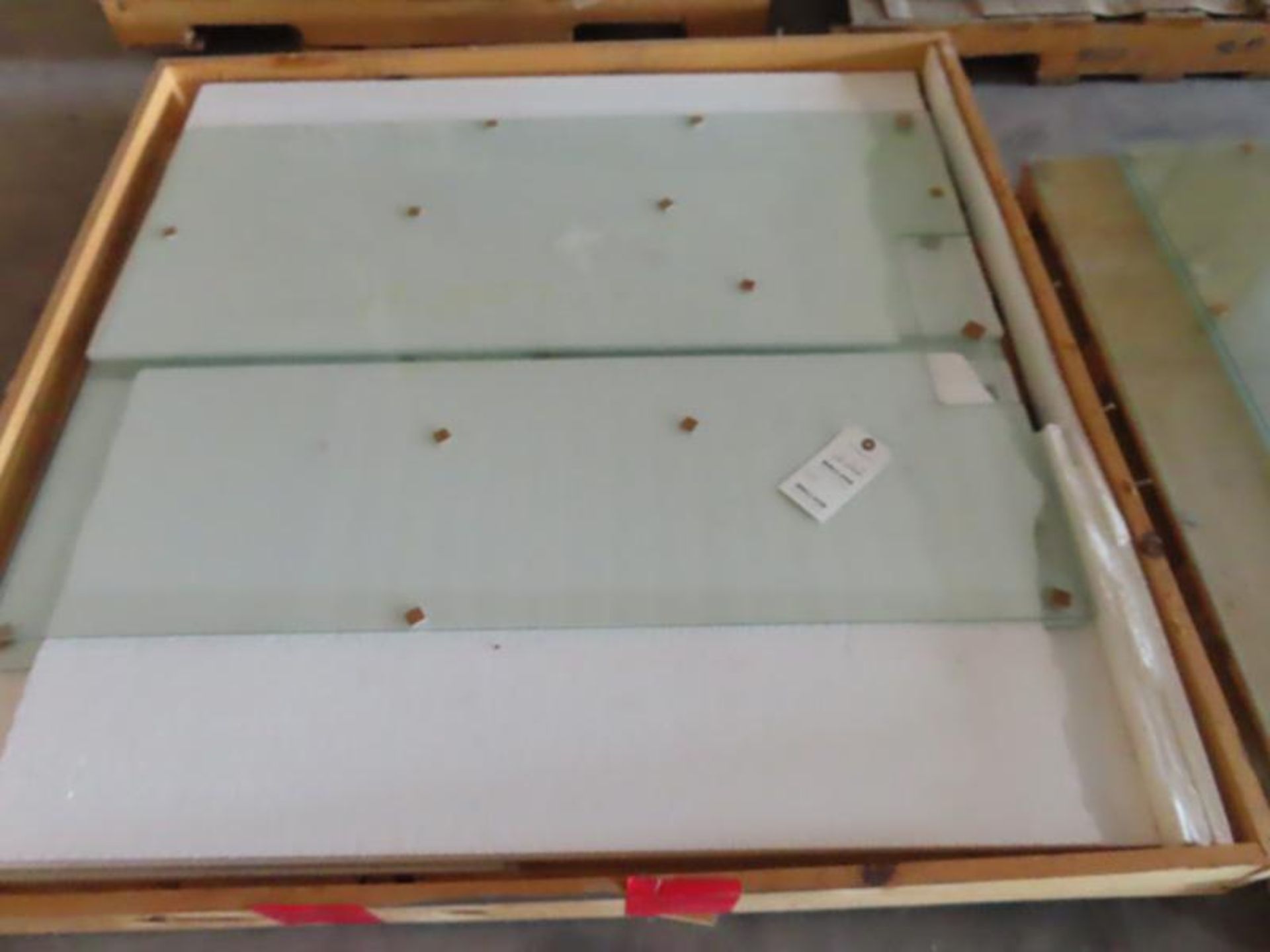 2 PALLETS WITH TEMPERED GLASS PANELS 3FTX4FT