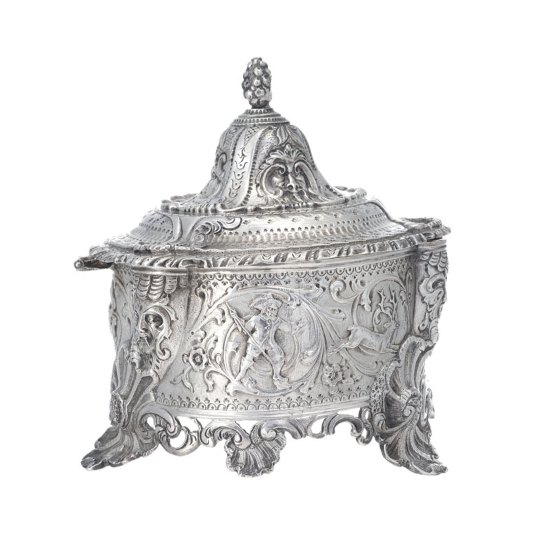 Pot à tabac en argent, prob. par Barend Swiering, Amsterdam, 1766. A riche décor repoussé, h. 14,5 c - Image 3 of 5