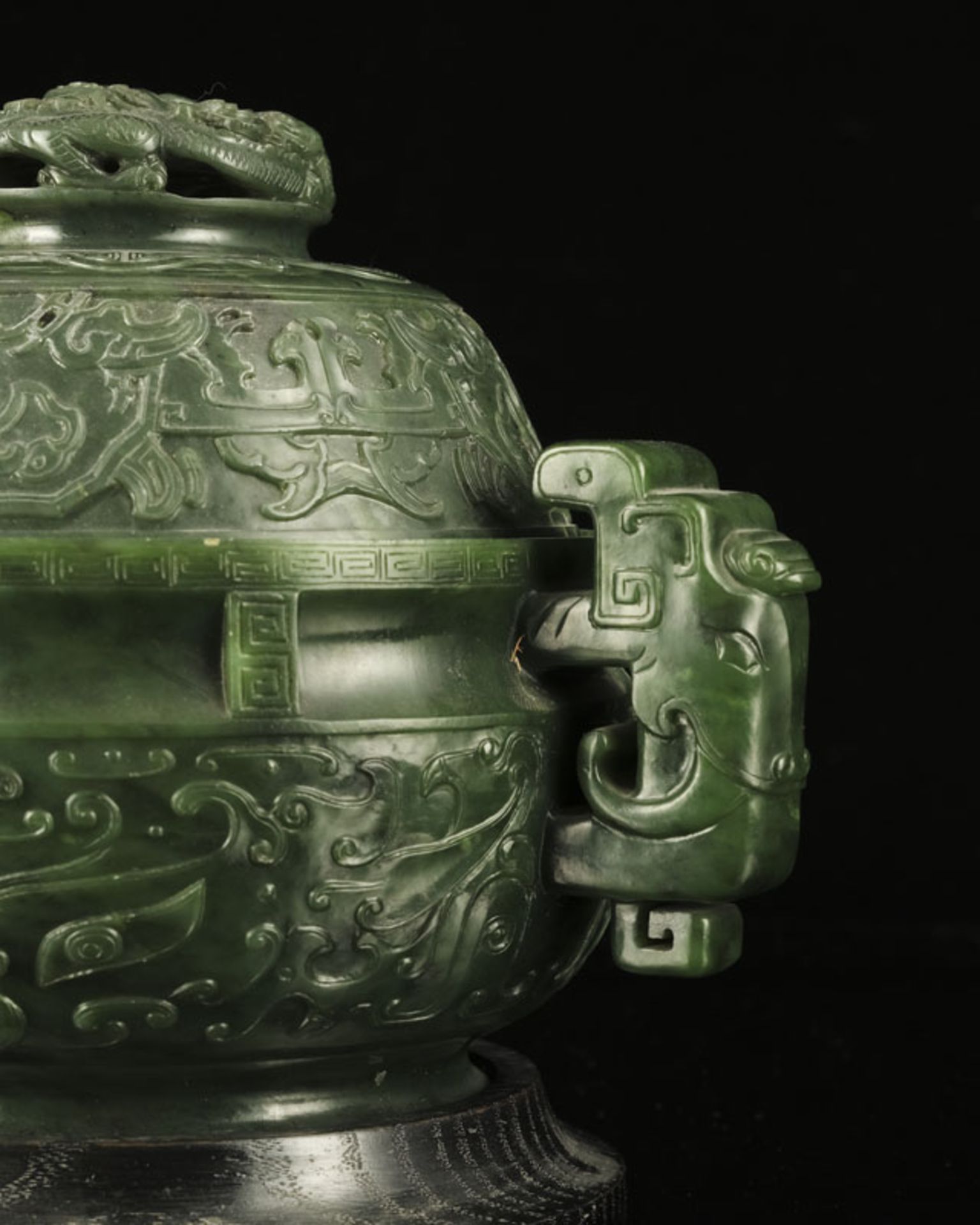 Brûle-parfum en jade épinard, Chine, décor archaïsant, diam. 13 cm (intérieur), l. 22 cm Spi - Bild 5 aus 11