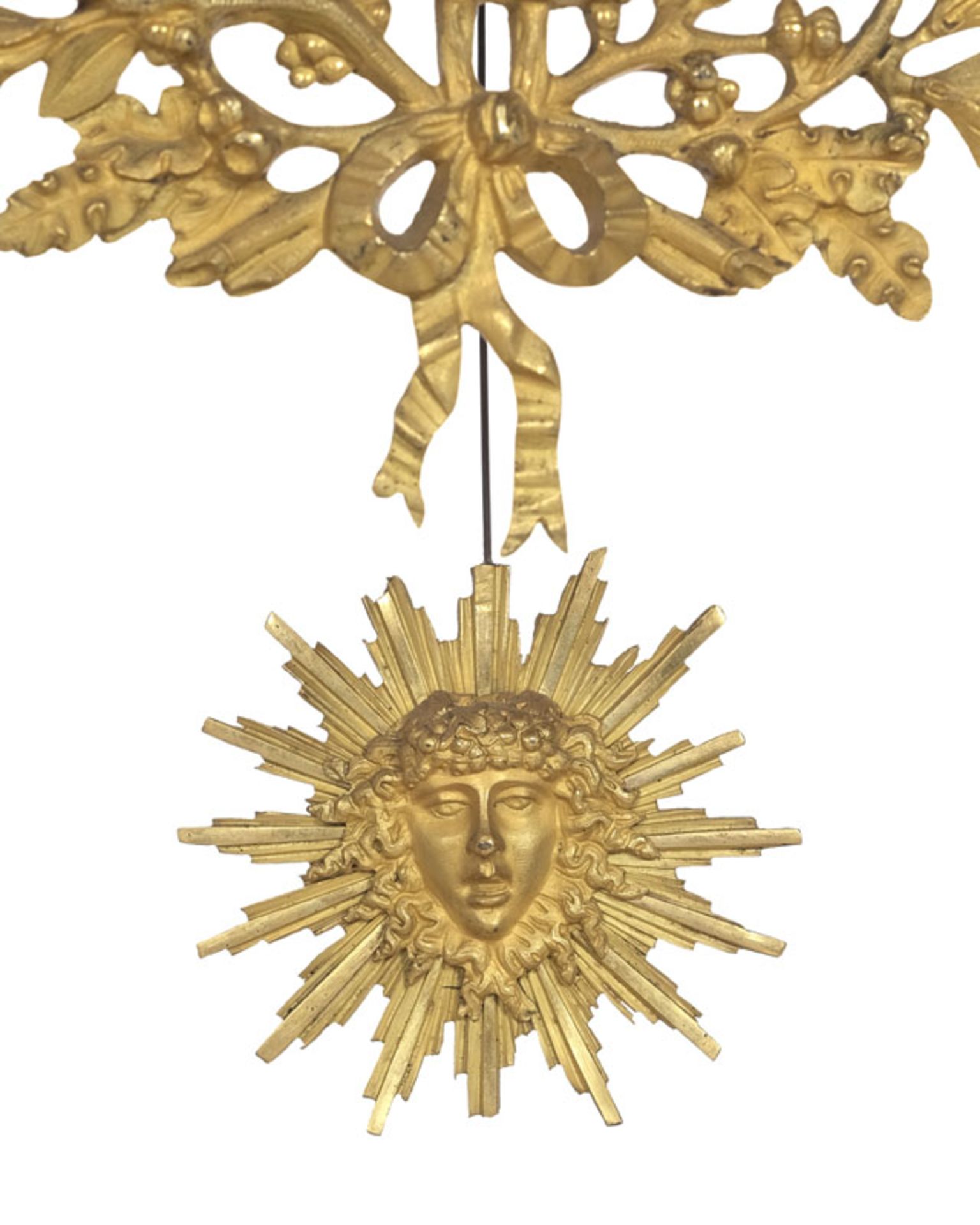 Pendule portique d'époque Directoire, en bronze richement ciselé doré et patiné et marbre blanc, 63x - Bild 5 aus 6