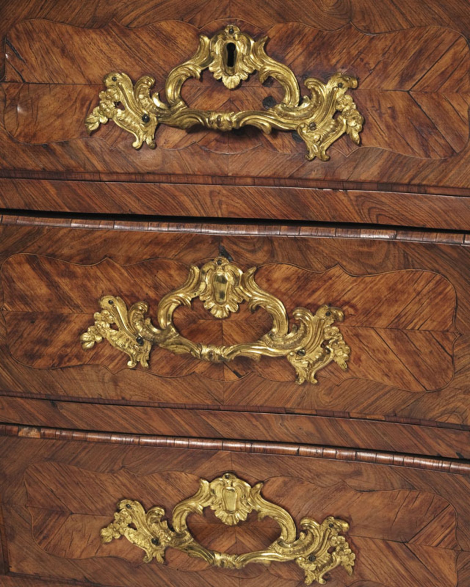 Commode d'époque Louis XV estampillée L.Peridiez, en placage de bois de rose, 87x131x61 cm - Image 3 of 7