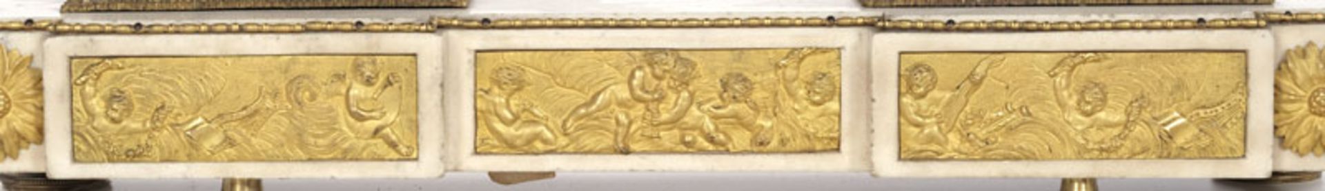 Pendule portique d'époque Directoire, en bronze richement ciselé doré et patiné et marbre blanc, 63x - Bild 6 aus 6