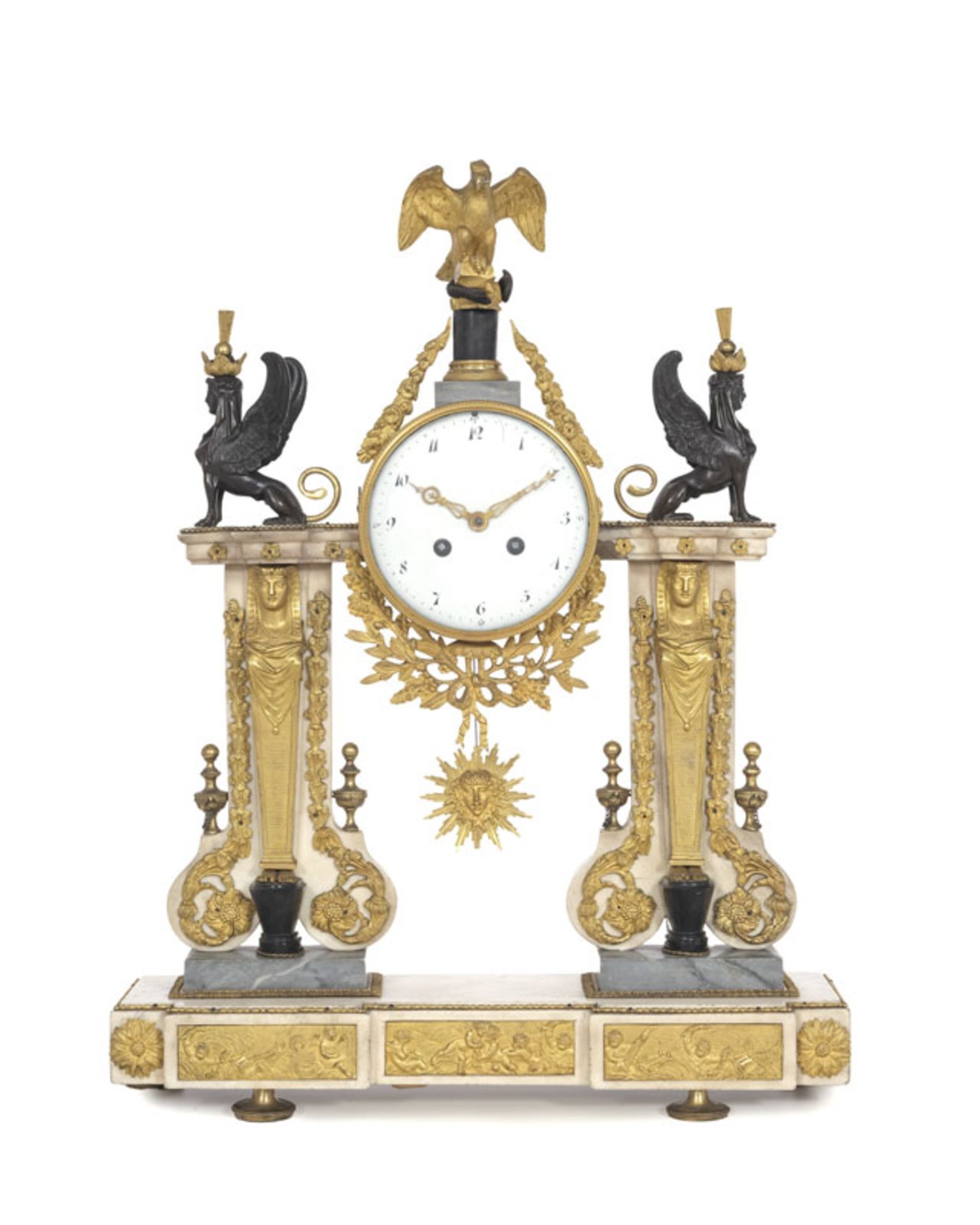 Pendule portique d'époque Directoire, en bronze richement ciselé doré et patiné et marbre blanc, 63x