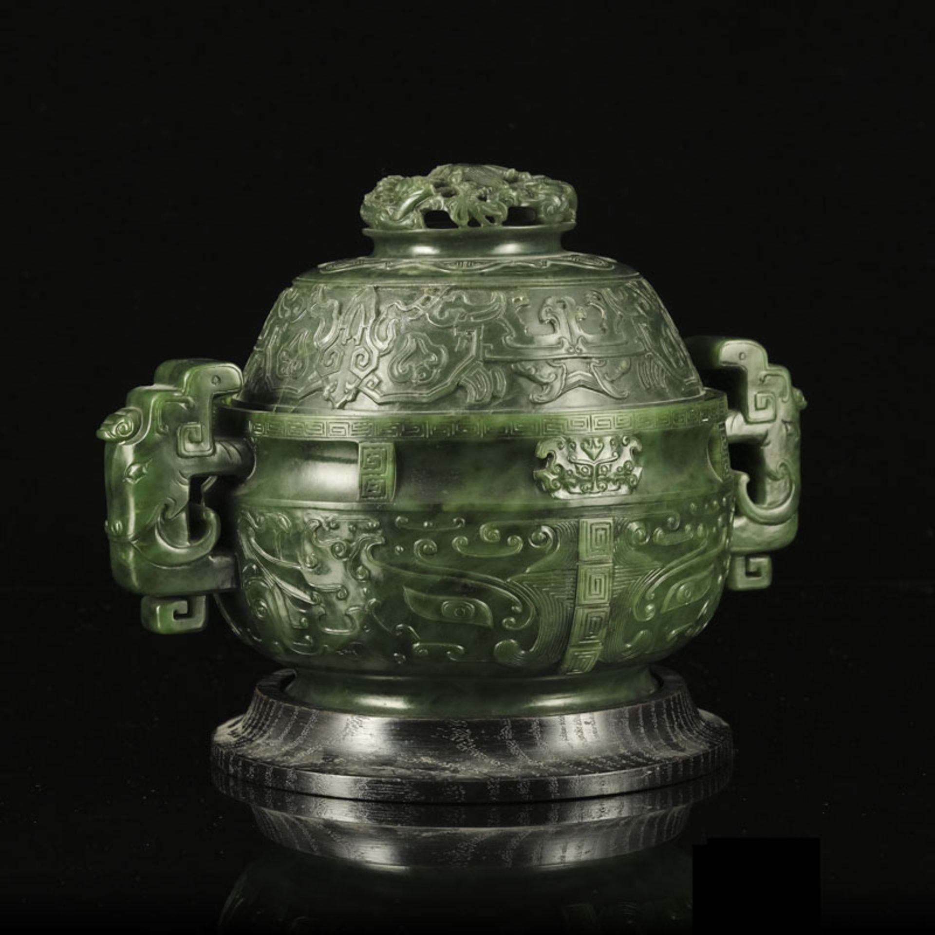 Brûle-parfum en jade épinard, Chine, décor archaïsant, diam. 13 cm (intérieur), l. 22 cm Spi - Bild 4 aus 11