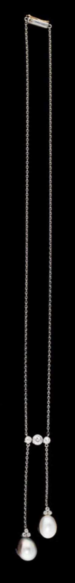 Collier Belle Epoque négligé platine à maille forçat retenant deux perles naturelles suspendues à un - Image 3 of 6