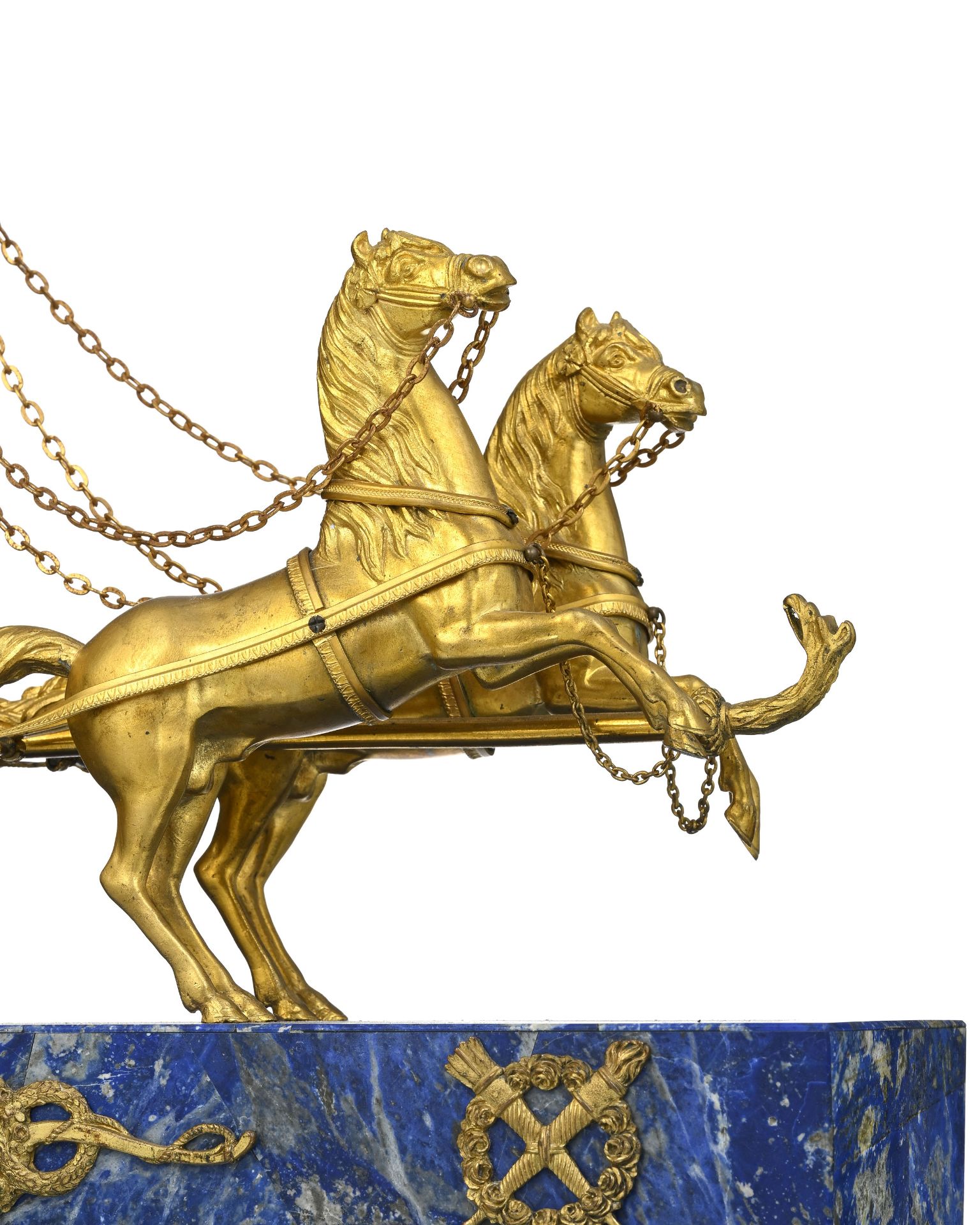 Pendule au char d'époque Restauration, en bronze doré, figurant un Amour tiré par des chevaux, 34x43 - Image 7 of 10