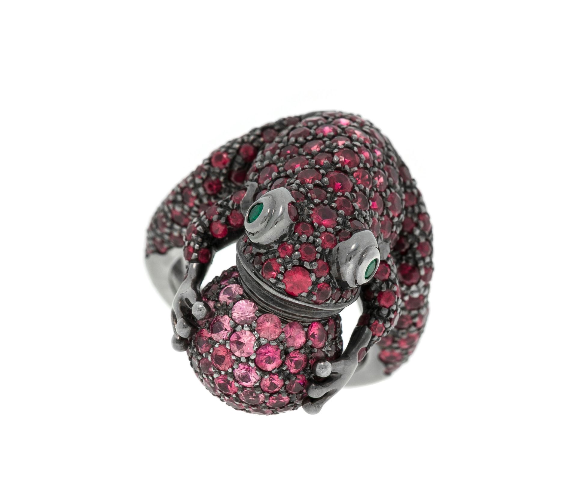Boucheron, bague figurant une grenouille coassant en or 750 noirci entièrement pavée de saphirs rose - Image 2 of 5