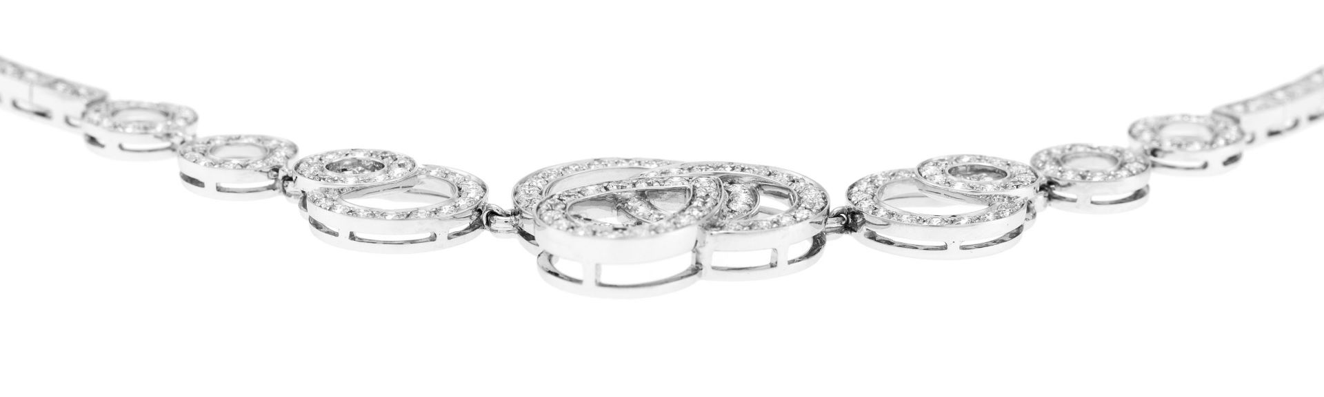 Boucheron, collier or gris 750 dont le centre à motif circulaire ajouré est pavé de diamants taille - Image 2 of 4