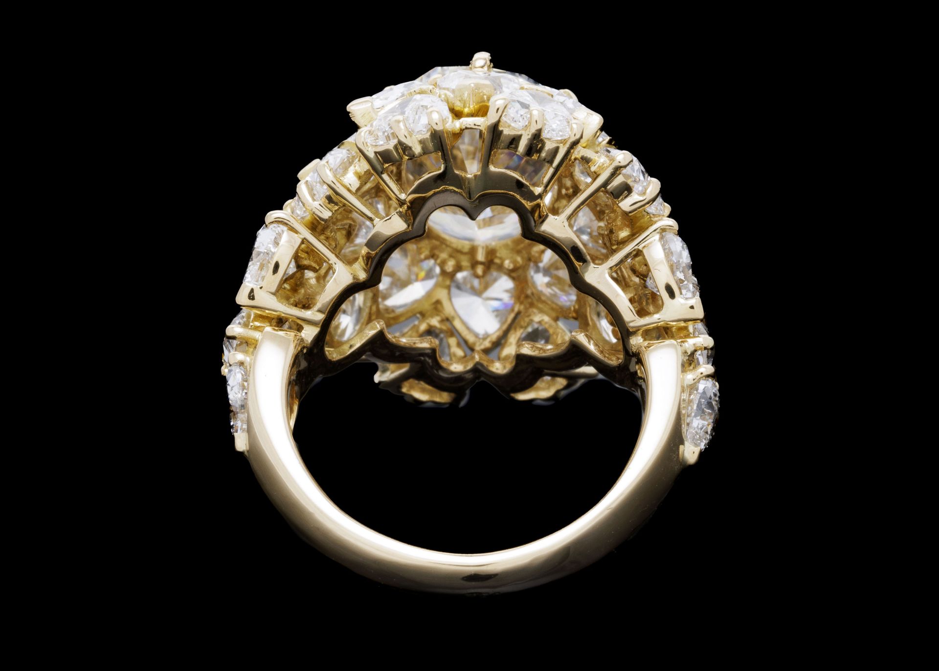 Bague or 750 sertie d'un diamant taille ovale de 5.12 carats, corps de bague pavé de diamants taill - Bild 6 aus 7