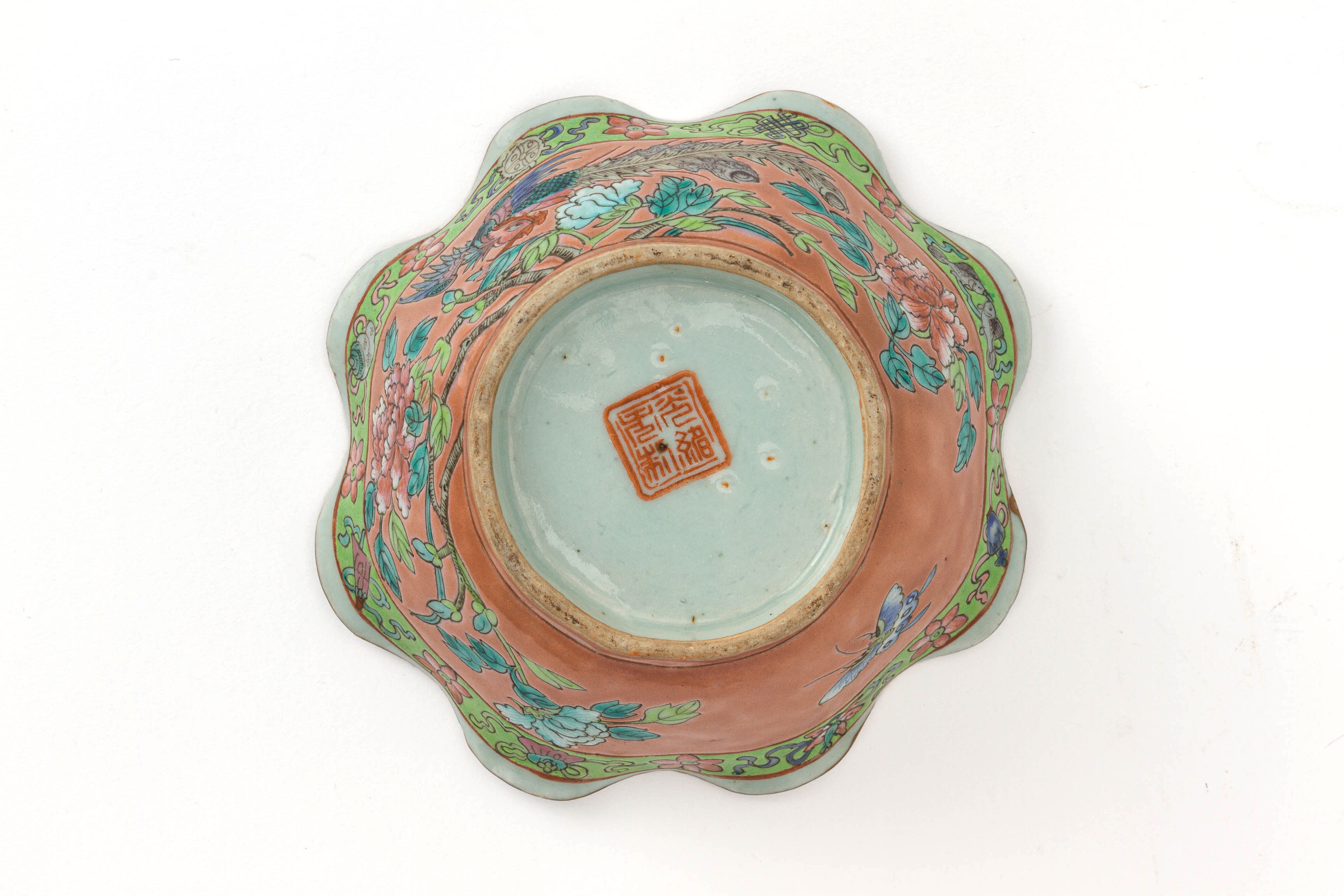 A CELADON AND PINK GROUND 'FOUR SEASONS' SCALLOPED BOWL - Image 3 of 3