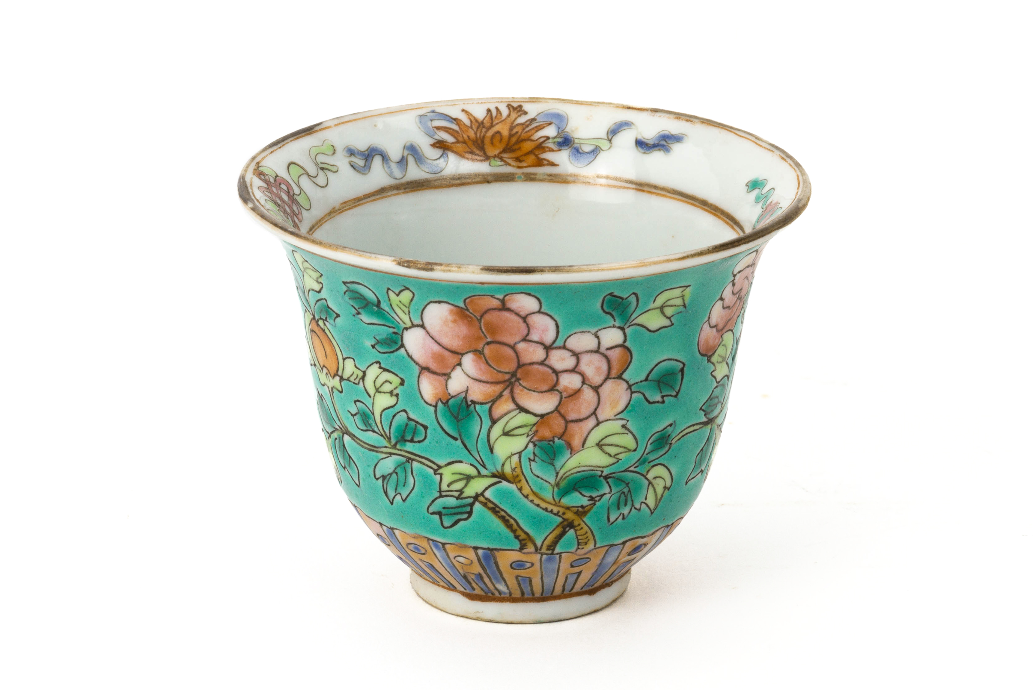 A TURQUOISE GROUND FAMILLE ROSE 'PEONY' WINE WARMER - Image 8 of 29