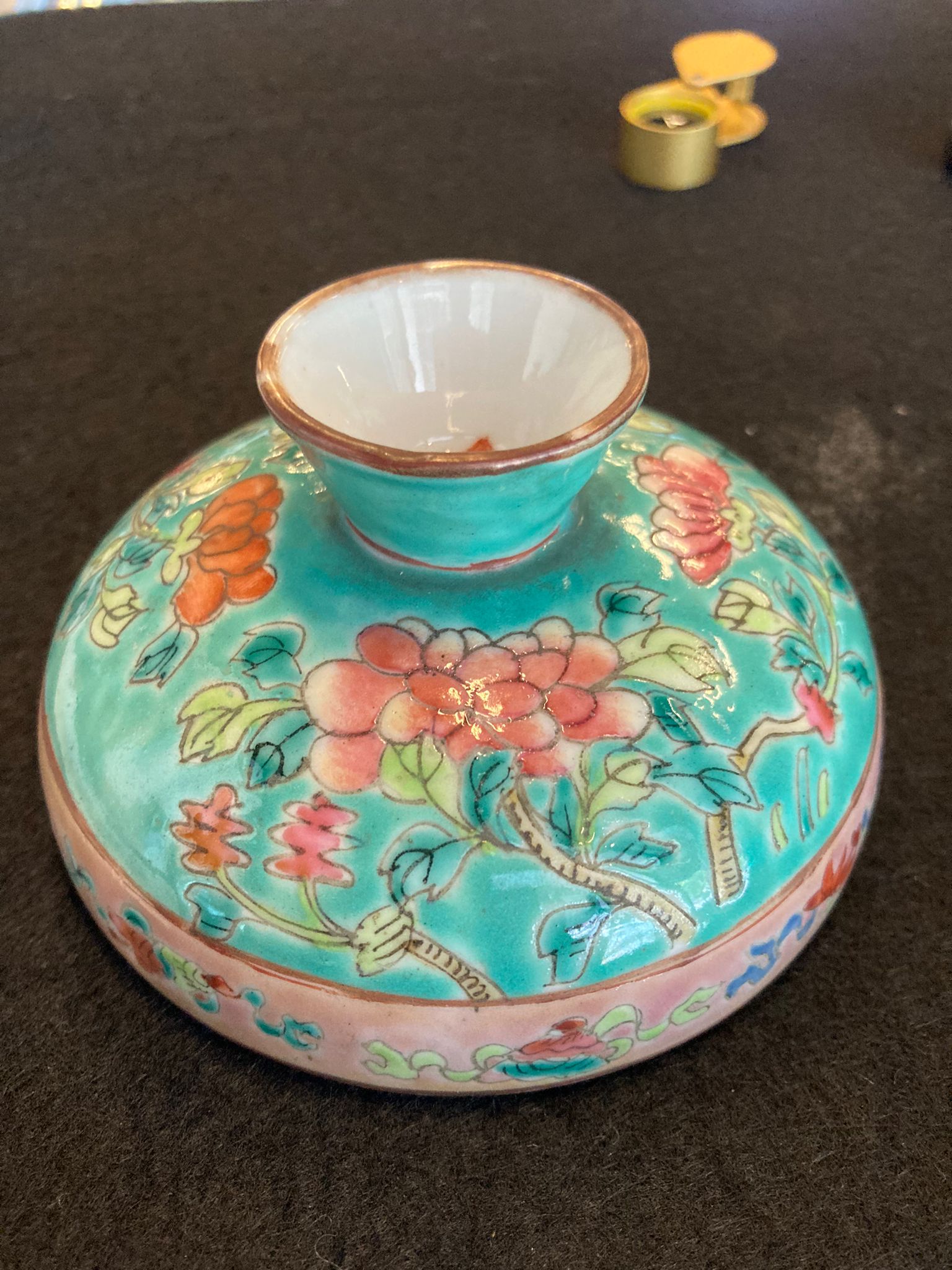 A TURQUOISE GROUND FAMILLE ROSE 'PEONY' WINE WARMER - Image 25 of 29