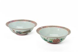 A PAIR OF FAMILLE ROSE PORCELAIN BOWLS