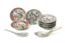 A GROUP OF FAMILLE ROSE 'PHOENIX' SAUCE DISHES AND SPOONS