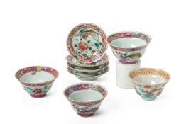 A GROUP OF FAMILLE ROSE PORCELAIN TEA BOWLS AND PLATES
