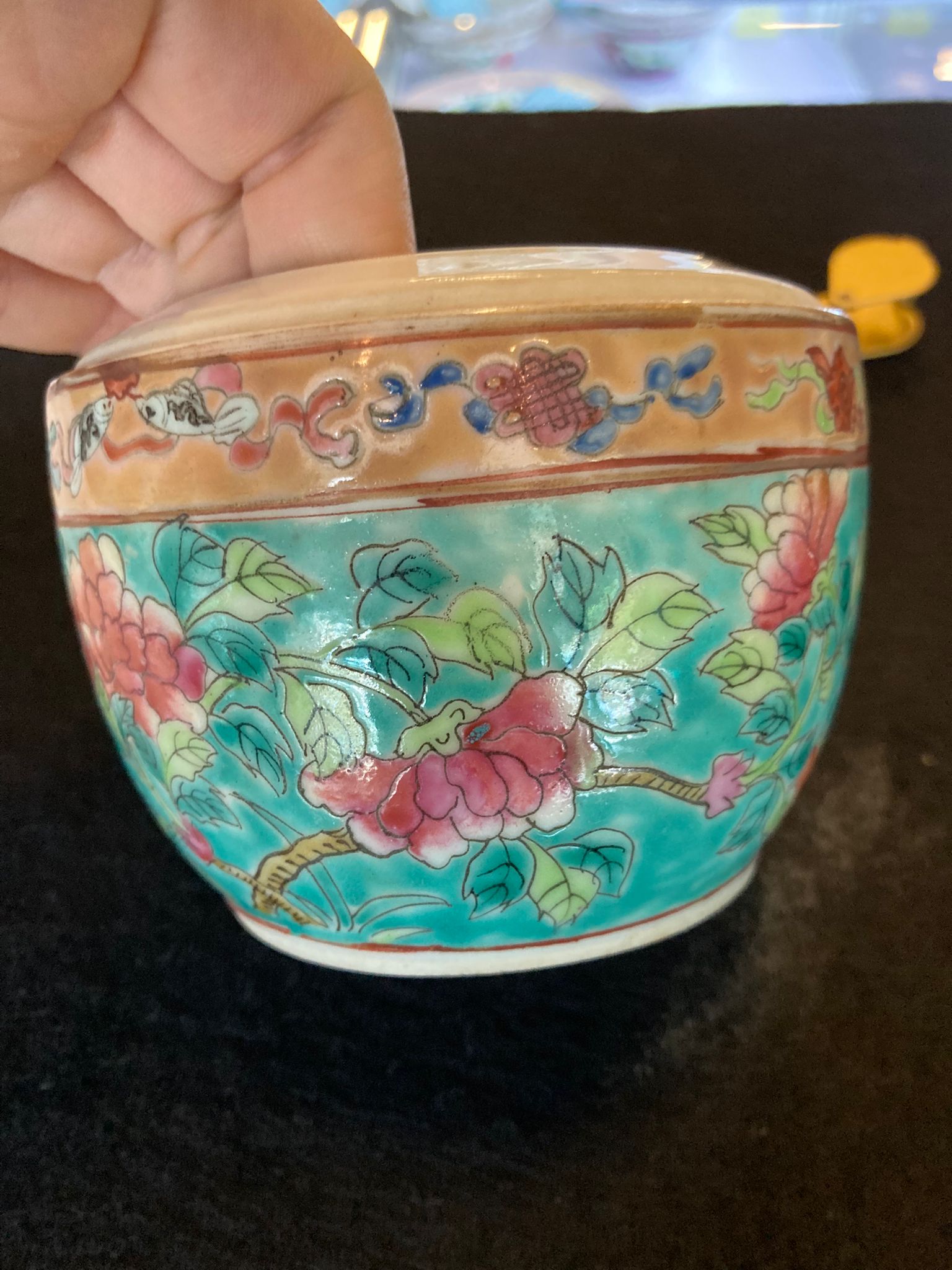 A TURQUOISE GROUND FAMILLE ROSE 'PEONY' WINE WARMER - Image 19 of 29