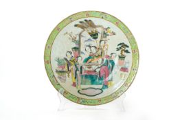 A LARGE FAMILLE ROSE PORCELAIN CHARGER