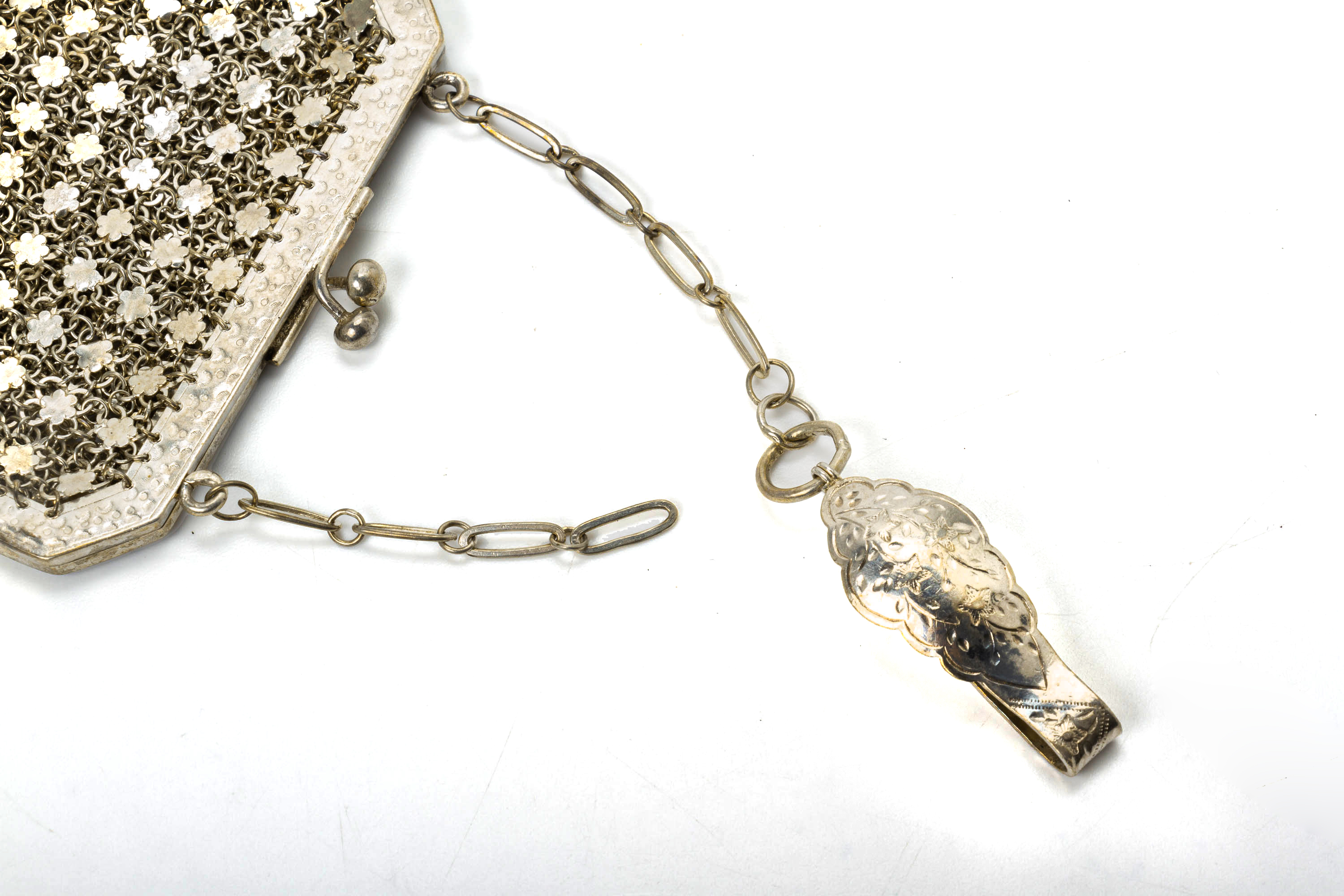 TWO WHITE METAL MESH PURSES WITH CHATELAINE CLIPS - Image 3 of 15
