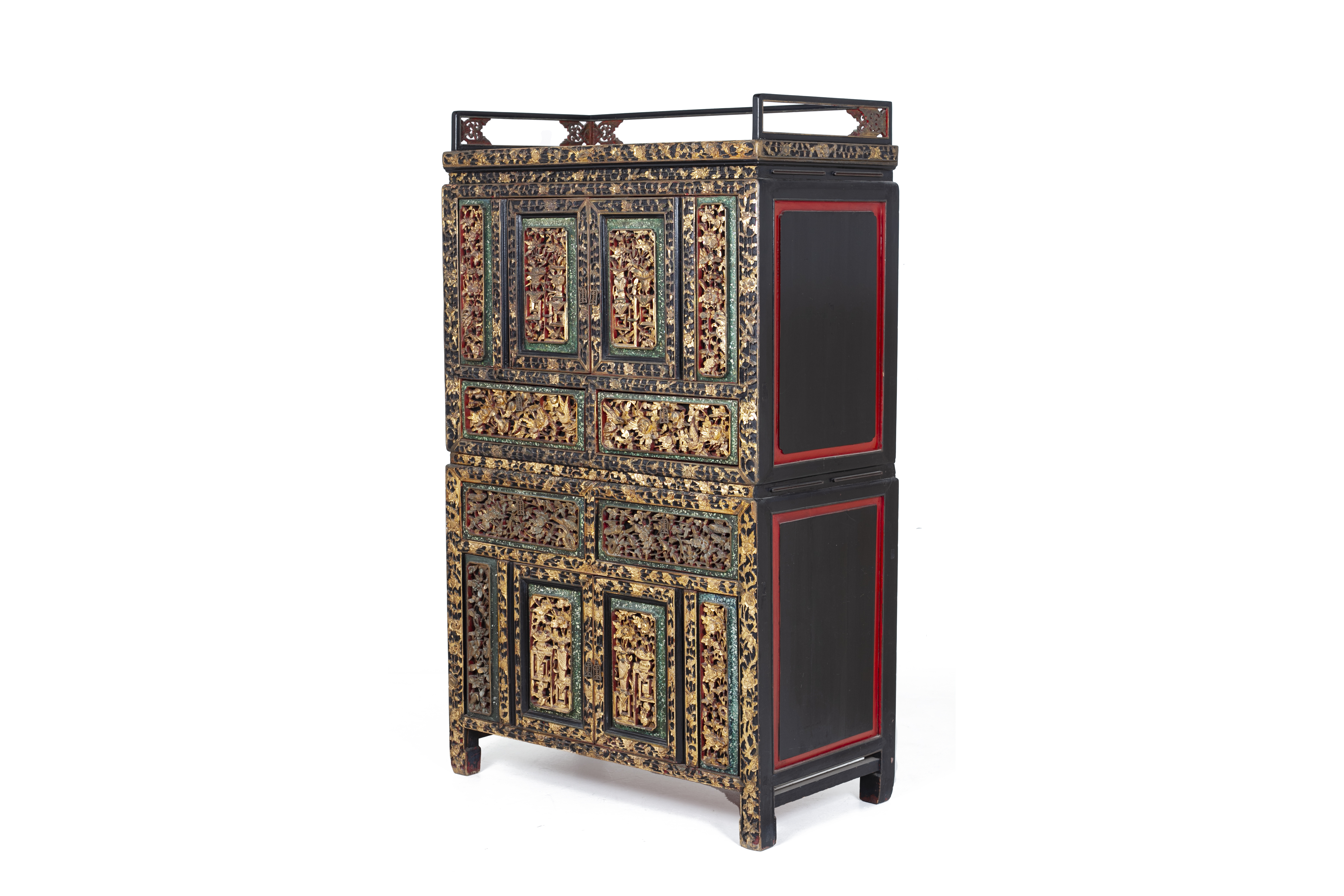 AN ELABORATE CARVED AND PARCEL-GILT CABINET - Image 2 of 11