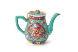 A TURQUOISE GROUND FAMILLE ROSE SAUCE POT