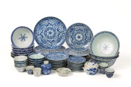 A LARGE QUANTITY OF BLUE AND WHITE PORCELAIN ITEMS