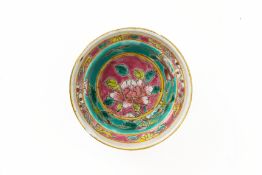 A TURQUOISE GROUND FAMILLE ROSE COSMETIC OIL BOWL