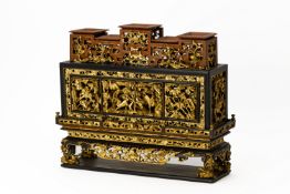 A CARVED GILTWOOD AND BLACK LACQUER CHANAB