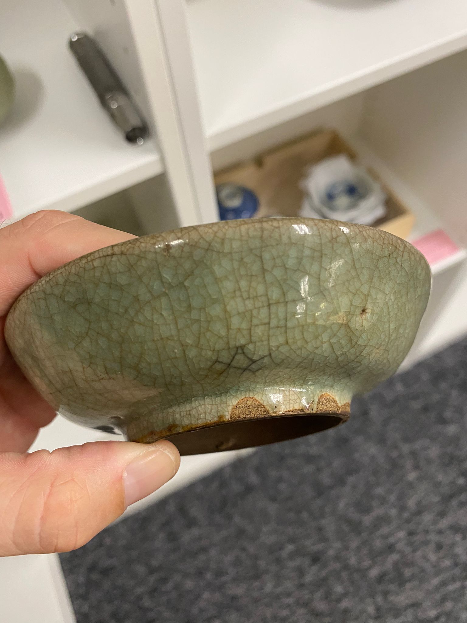 A GROUP OF CELADON GLAZED ITEMS - Image 7 of 20