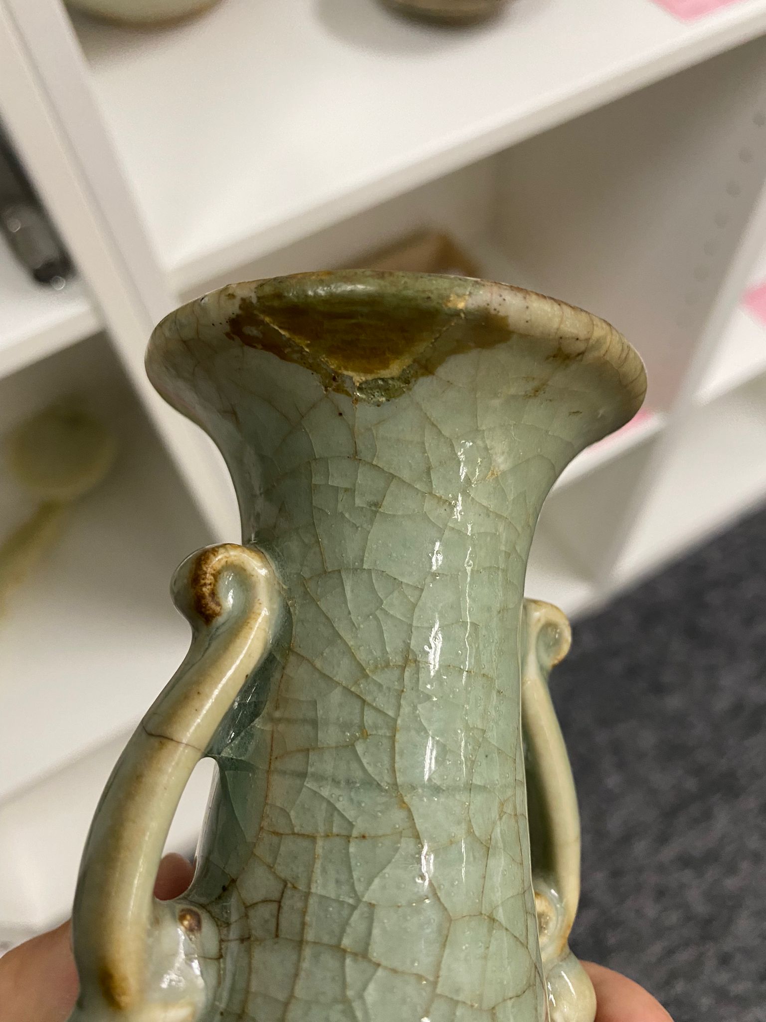 A GROUP OF CELADON GLAZED ITEMS - Image 18 of 20