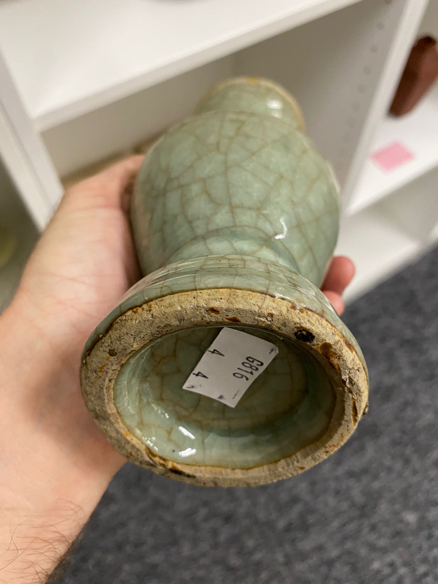 A GROUP OF CELADON GLAZED ITEMS - Image 16 of 20