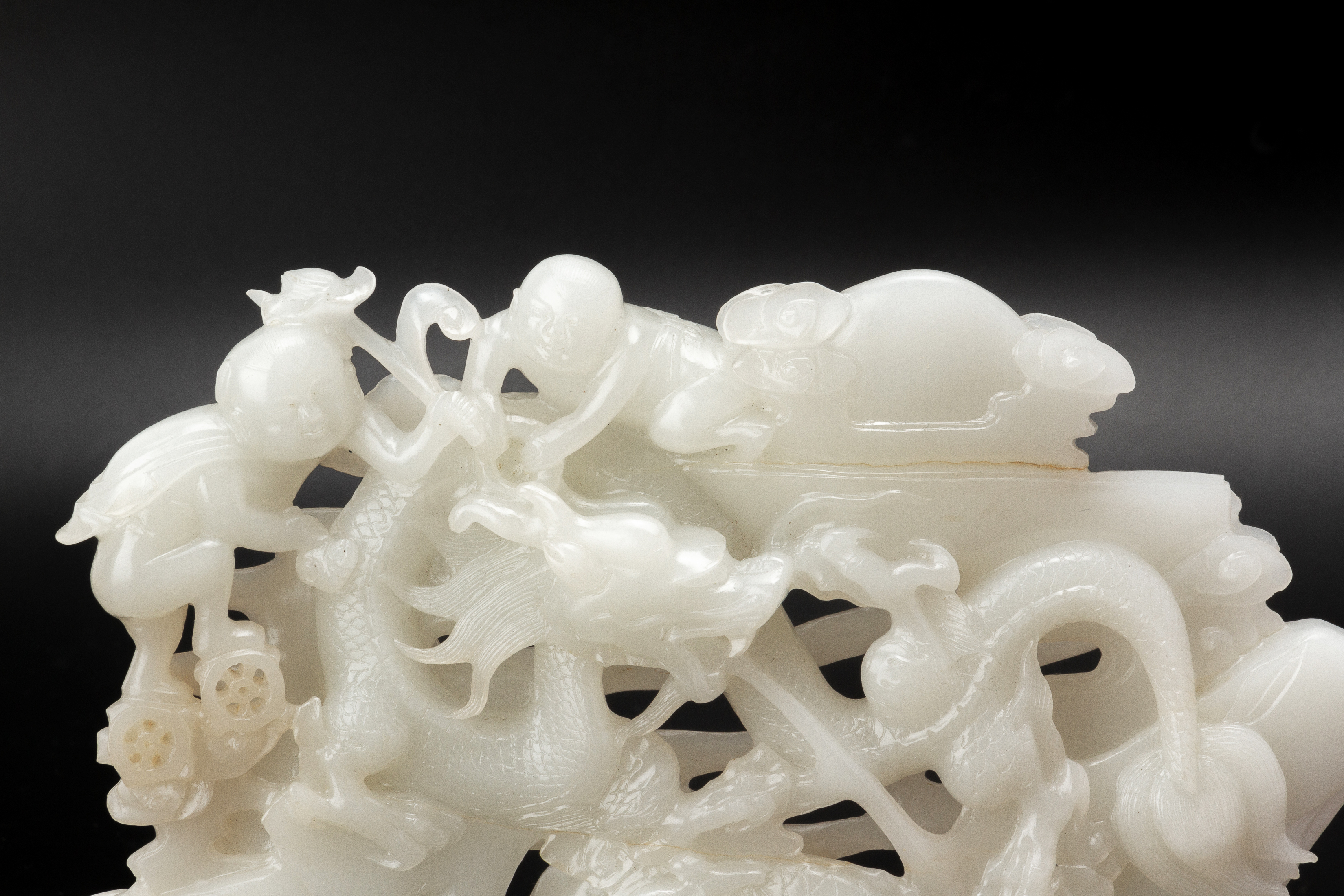 A WHITE JADE CARVING - Image 3 of 3