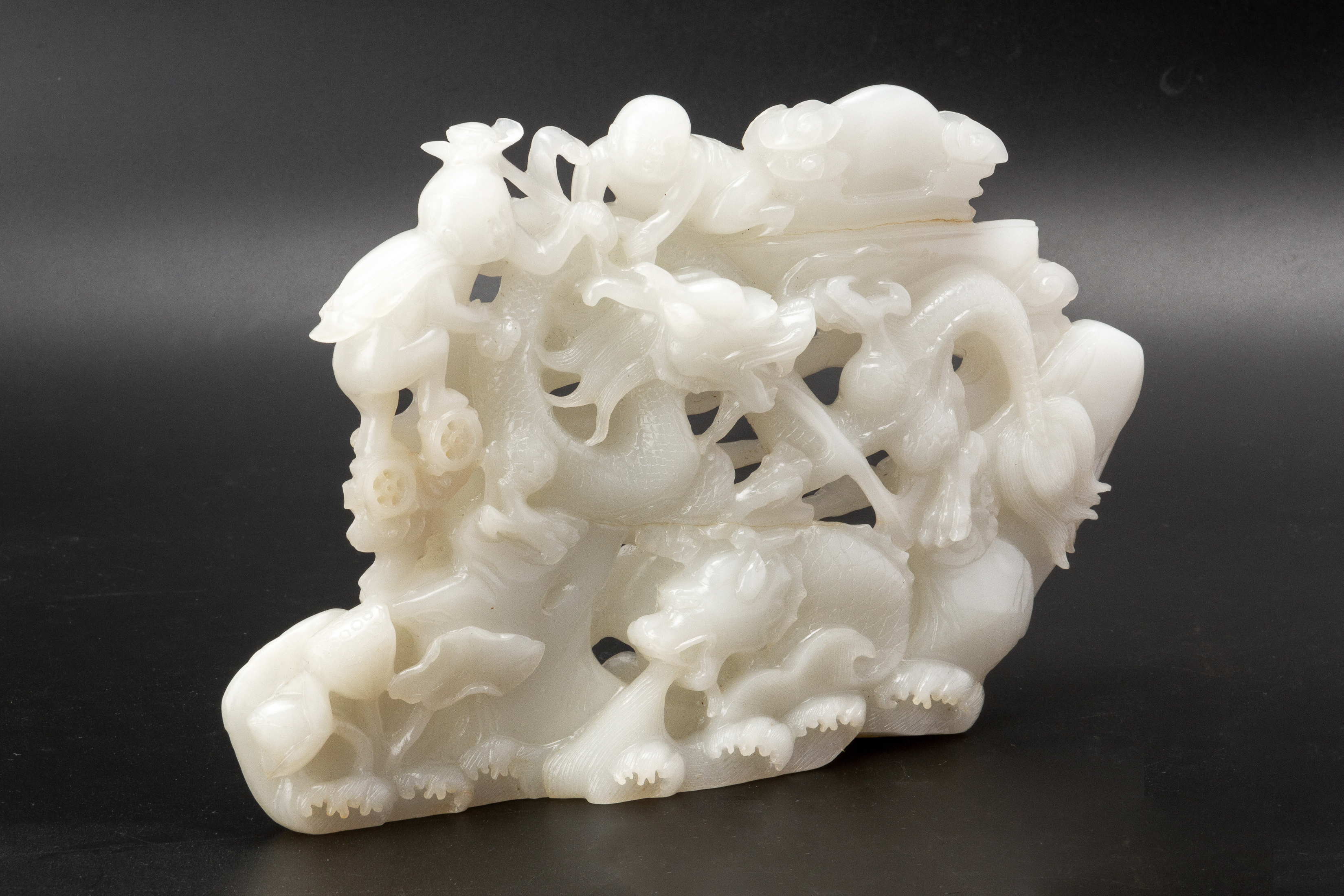 A WHITE JADE CARVING - Image 2 of 3