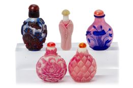 A GROUP OF FIVE OVERLAID GLASS SNUFF BOTTLES