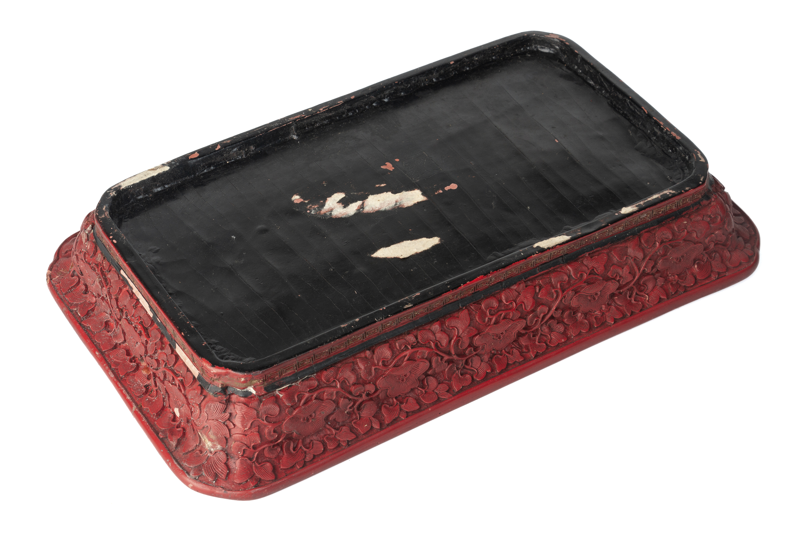 A CARVED CINNABAR LAQUER DRAGON TRAY - Image 4 of 4