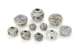 A GROUP OF VIETNAMESE BLUE AND WHITE JARLETS AND BOXES