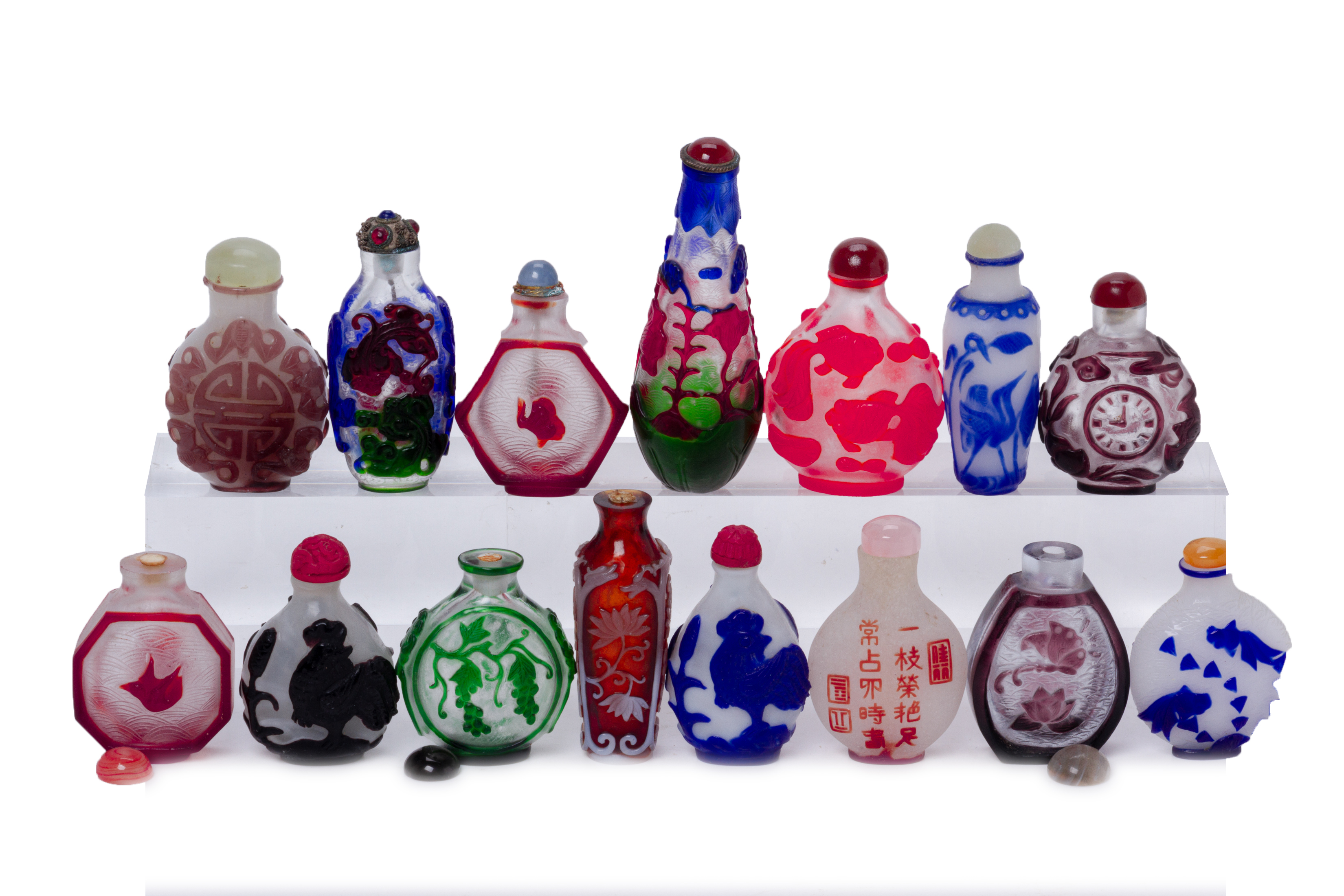 A GROUP OF FIFTEEN OVERLAID GLASS SNUFF BOTTLES - Image 2 of 2