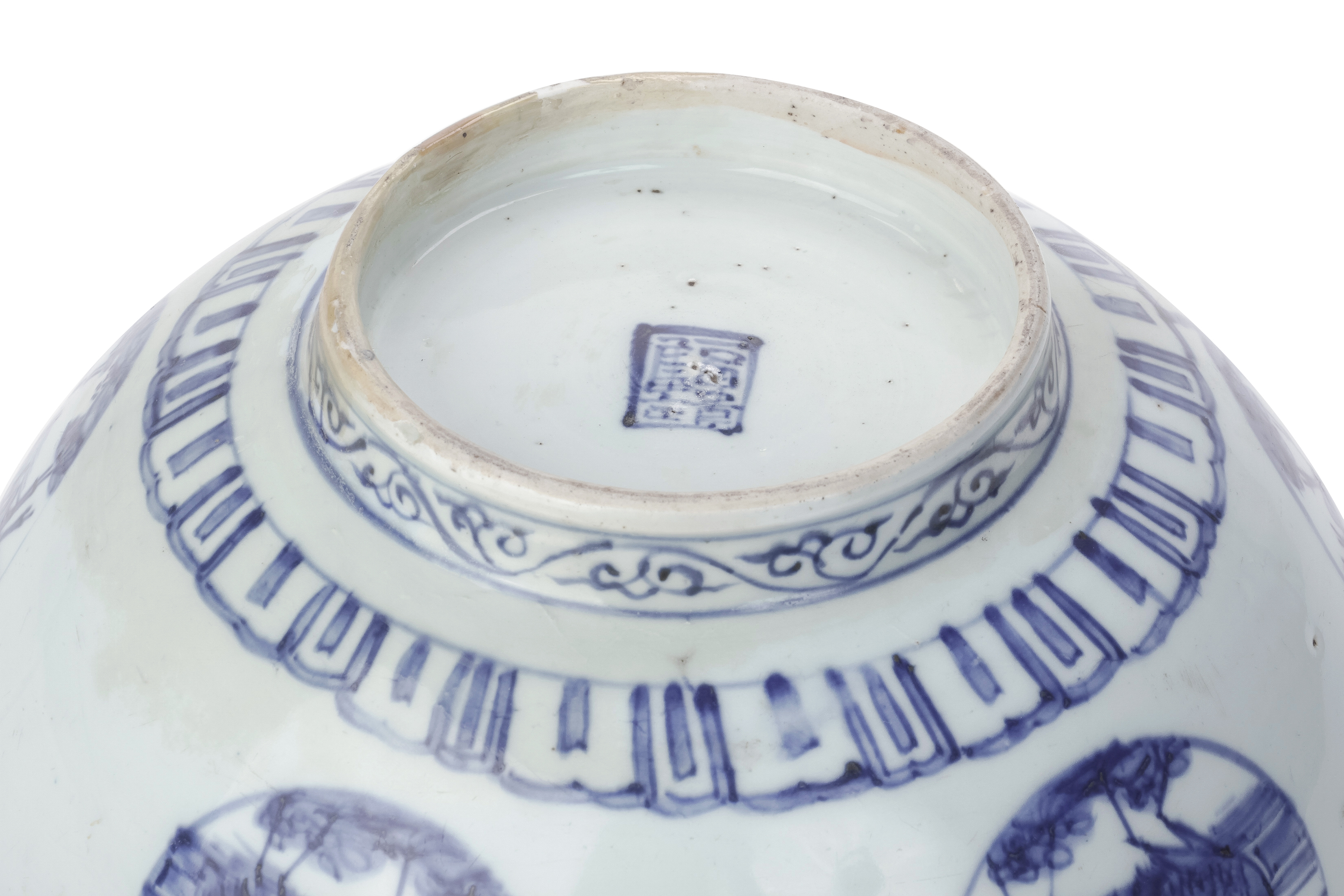 A LARGE BLUE AND WHITE PORCELAIN 'DEER AND EGRET' BOWL - Image 3 of 3