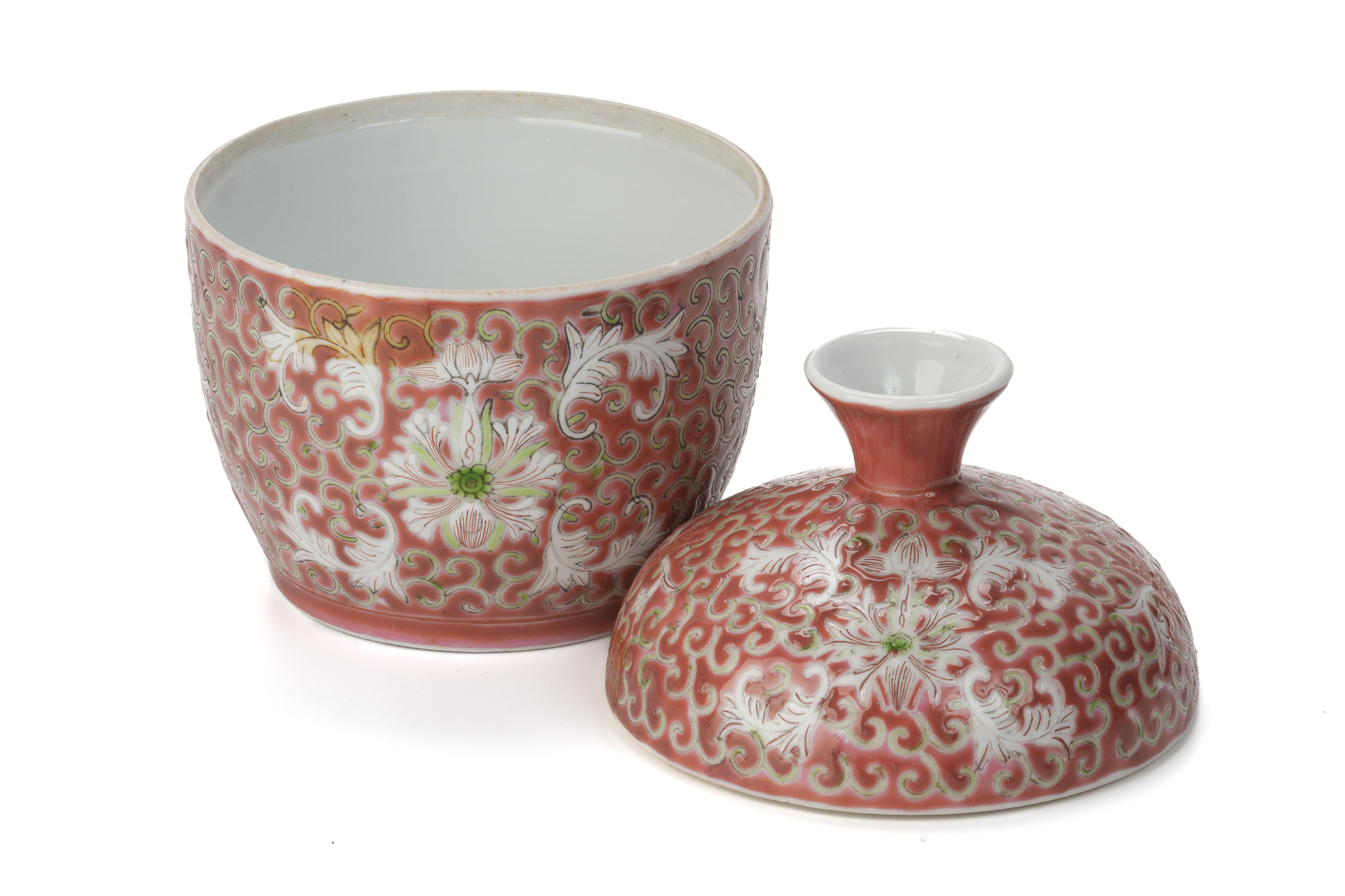 A RUBY GROUND ENAMELLED LOTUS BOWL AND COVER - Image 3 of 5