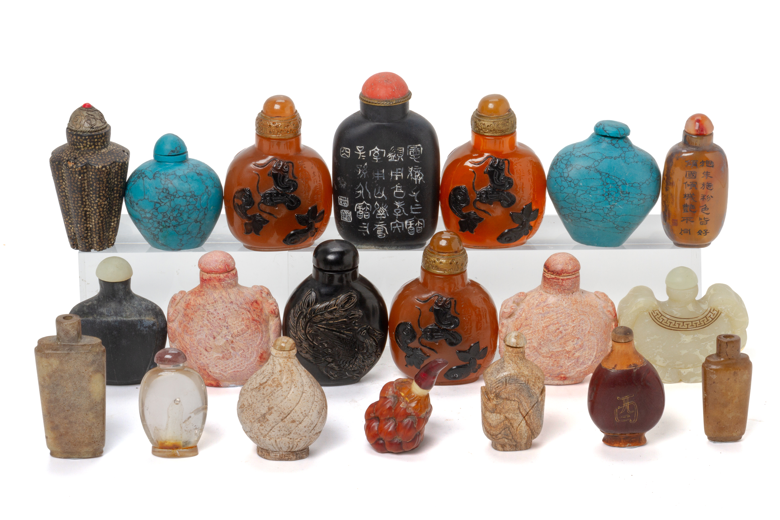 A LARGE GROUP OF ASSORTED SNUFF BOTTLES - Image 2 of 2