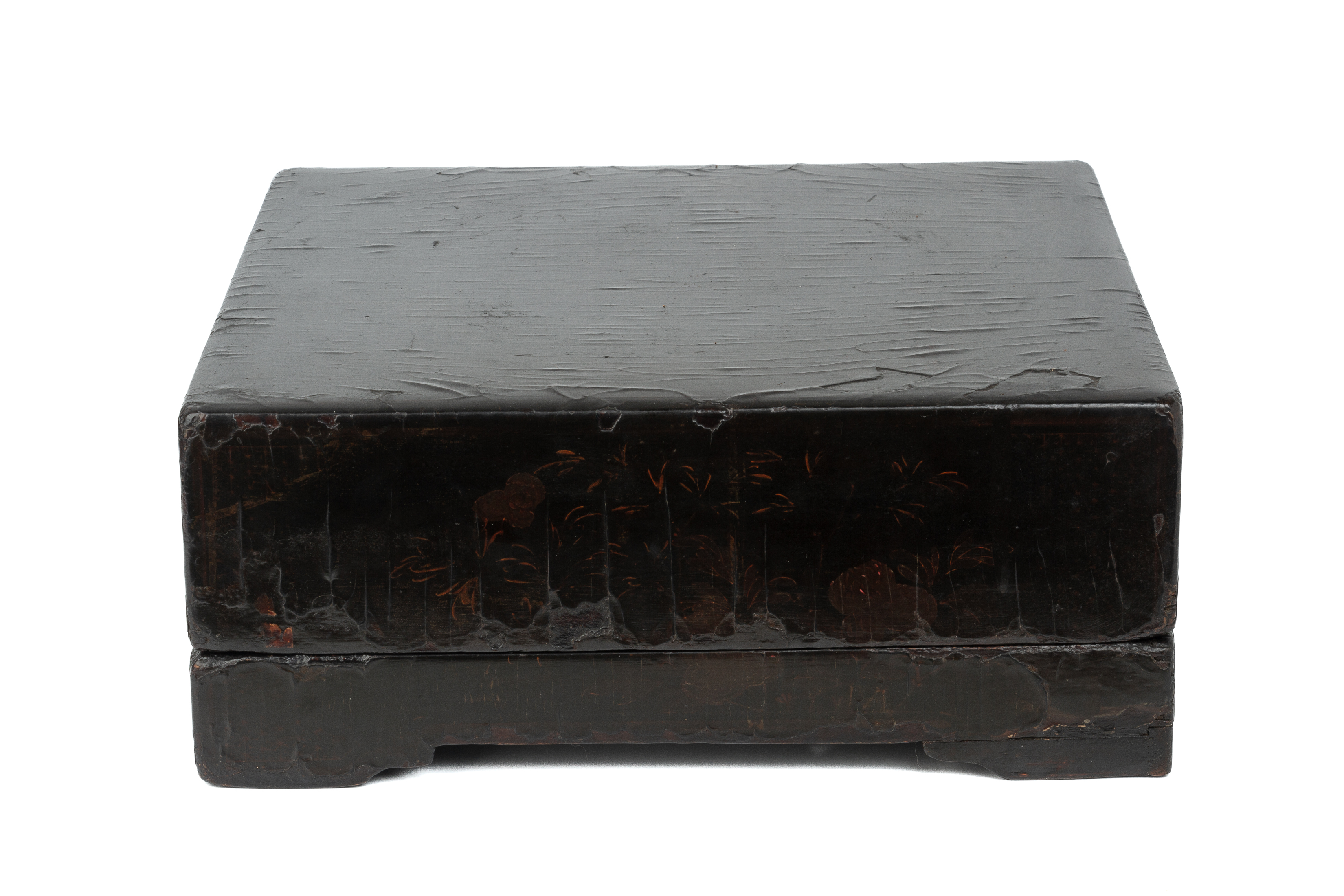 A SQUARE BLACK LACQUER BOX AND COVER - Image 2 of 3