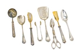 A GROUP OF ASSORTED SILVER AND SILVER PLATED CUTLERY