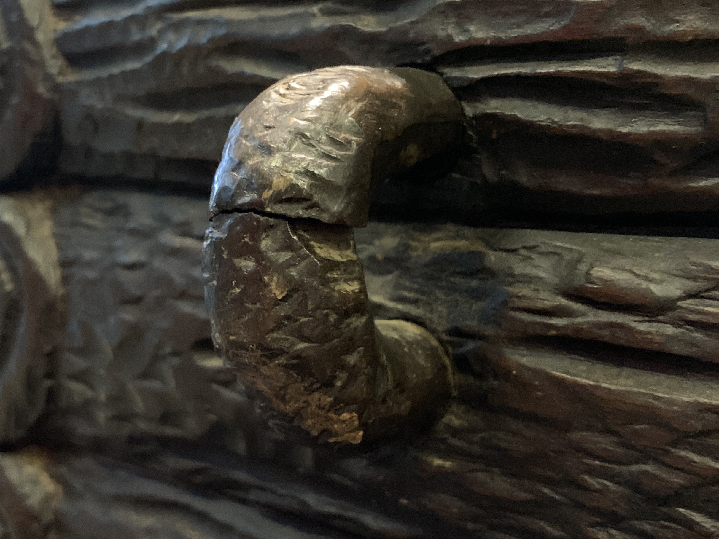 A BLACK FOREST CARVED WOOD BOX - Image 3 of 3