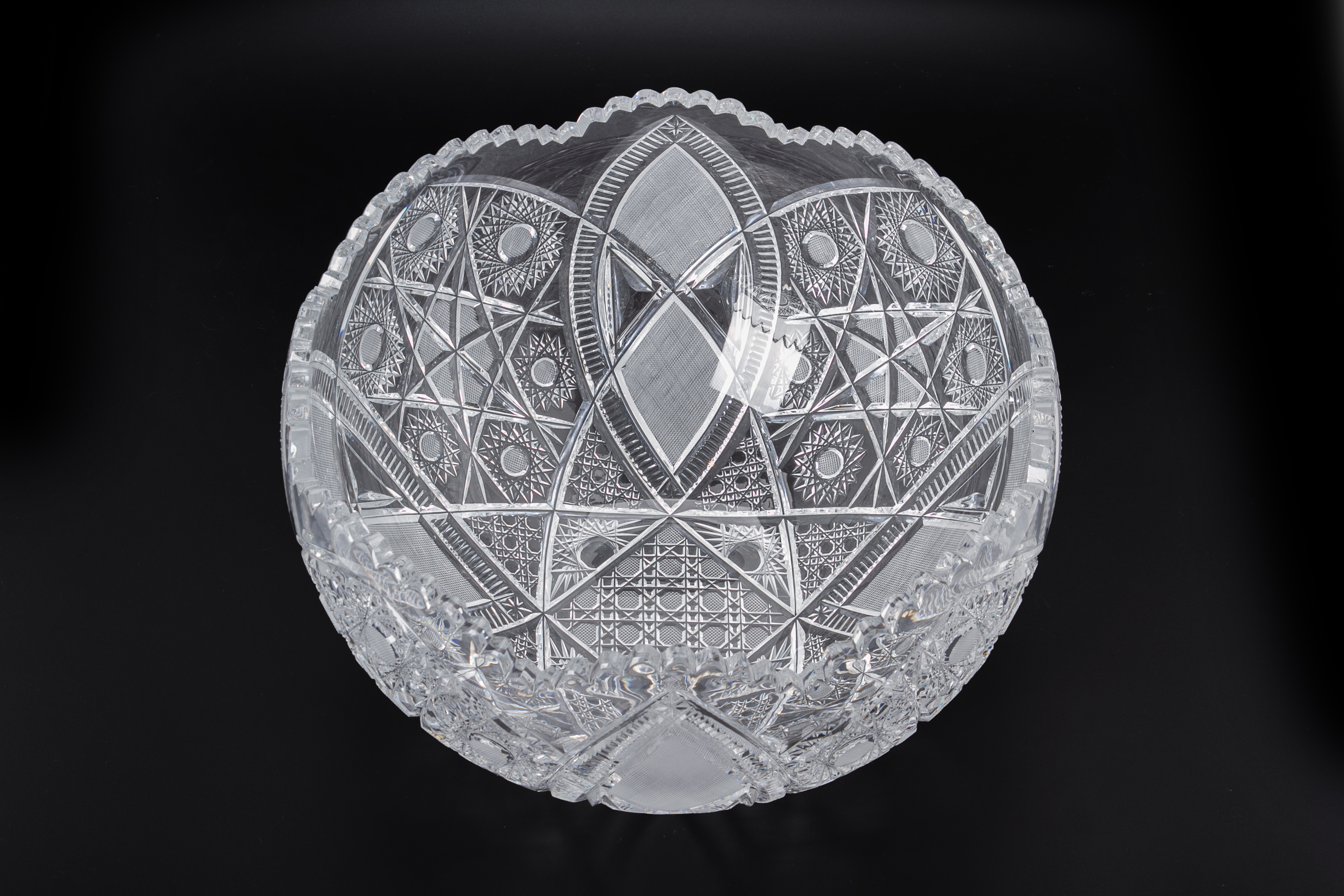 A LARGE BOHEMIA CRYSTAL CUT GLASS BOWL - Image 2 of 2