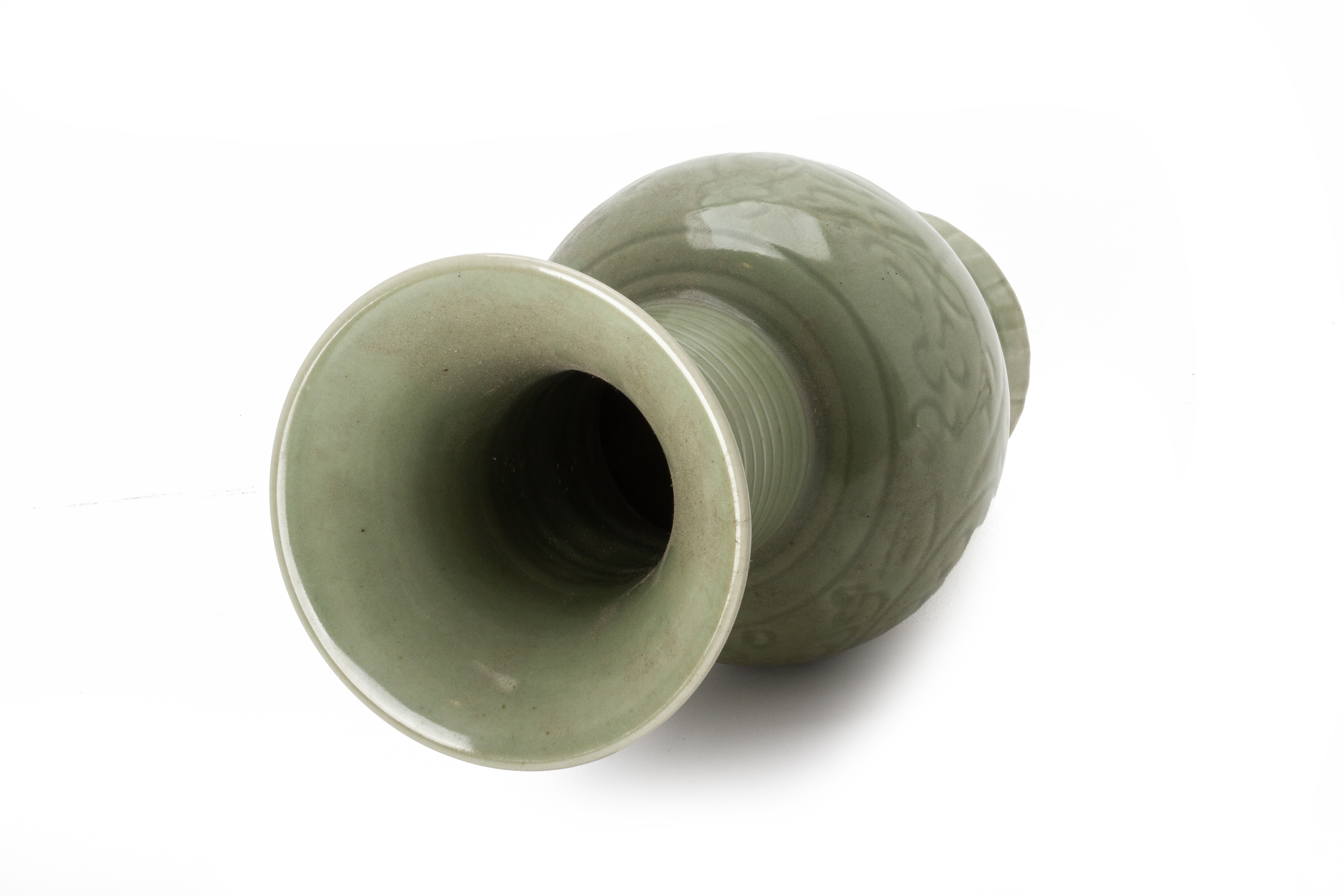 AN INCISED CELADON YEN YEN VASE - Image 2 of 3