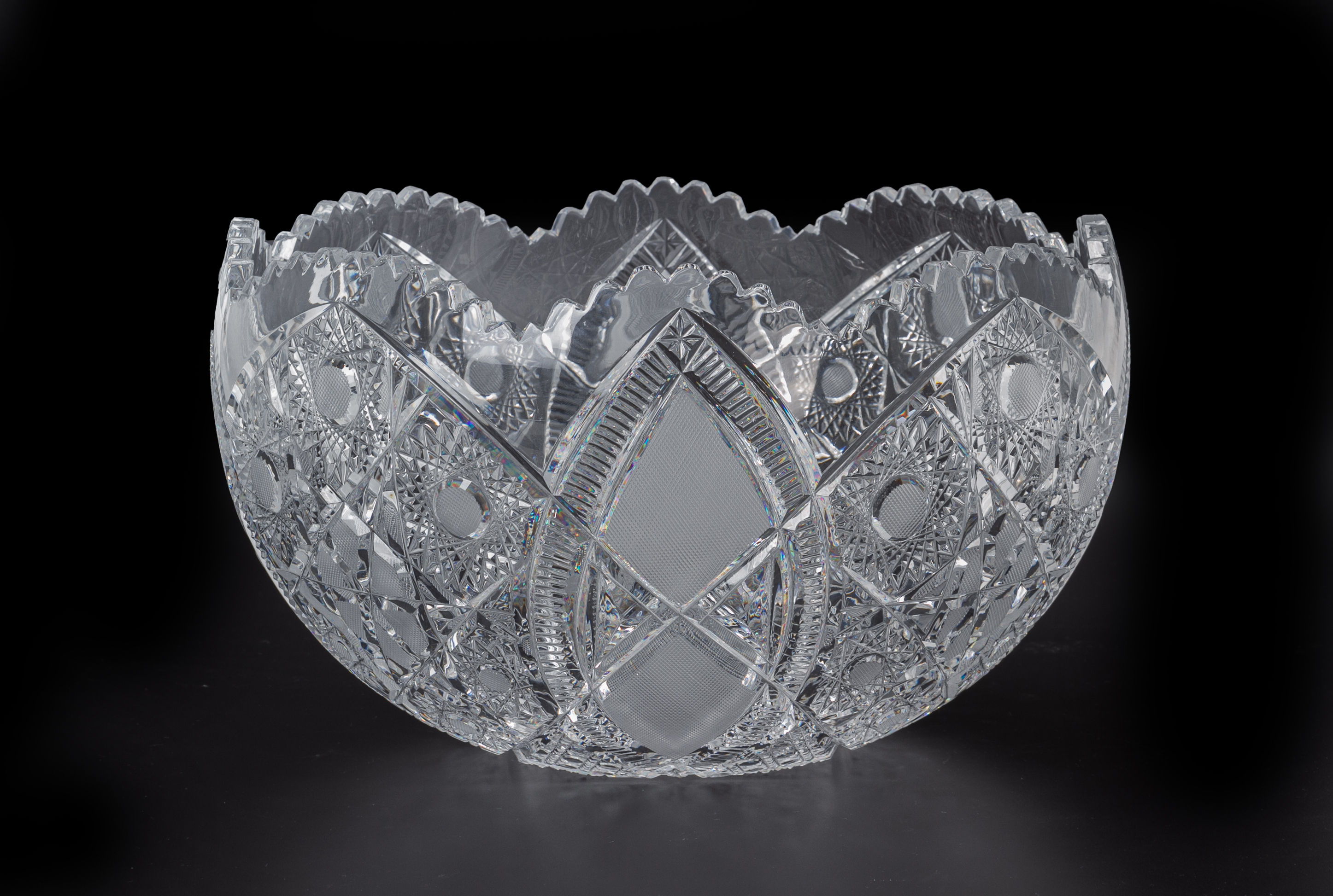 A LARGE BOHEMIA CRYSTAL CUT GLASS BOWL